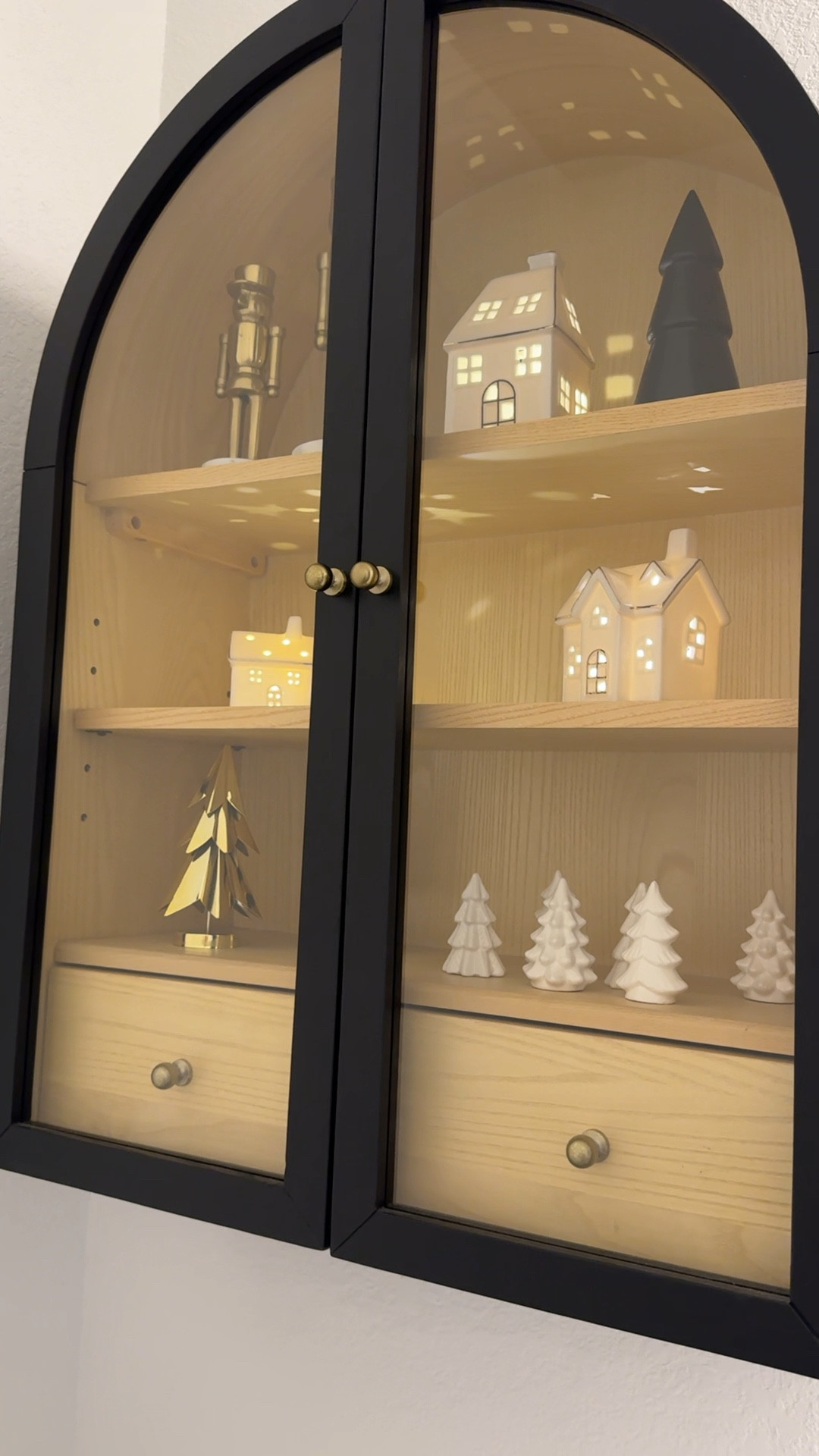 I love this cabinet for above the toilet for some extra storage and decor opportunities! Also linking my LED battery operated Christmas village set!

Modern Locke, Christmas decor, bathroom, decor, storage cabinet, anthropology, furniture, arched cabinet, head, knocker, 

#LTKHome #LTKHoliday #LTKSeasonal