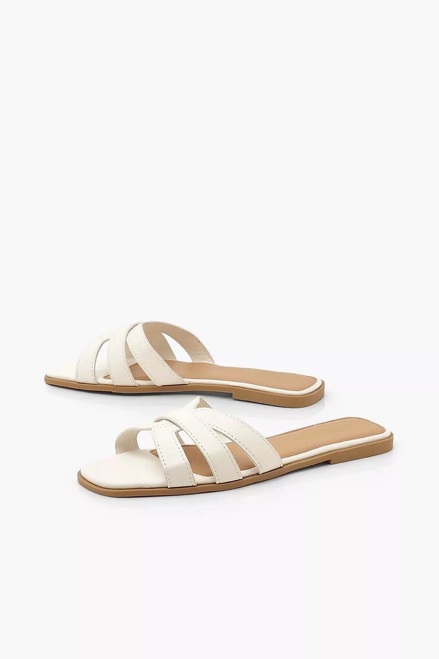 Sandales plates à brides croisées - Pointure large | Boohoo.com (FR)