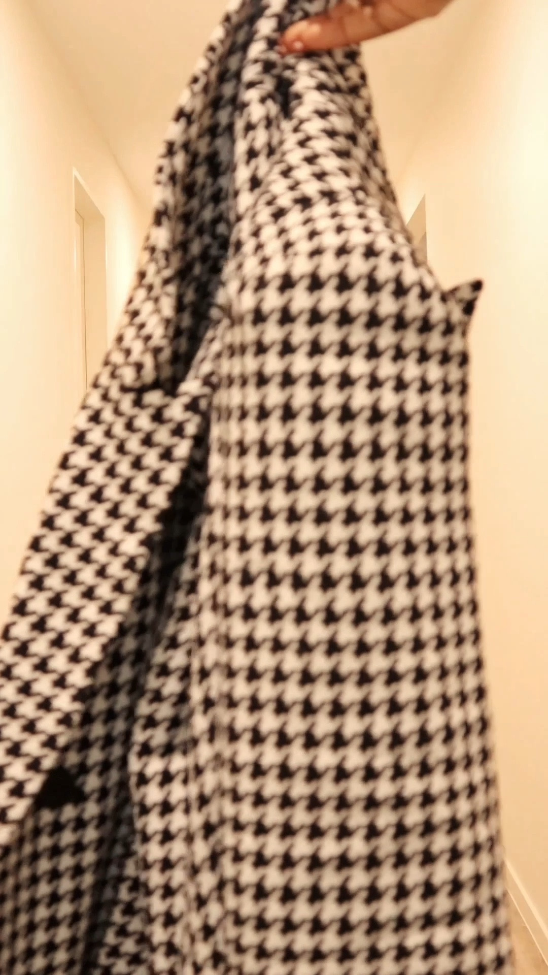 This blazer is so versatile. I love that it can be worn for many different occasions. 

#LTKstyletip #LTKFind #LTKSeasonal