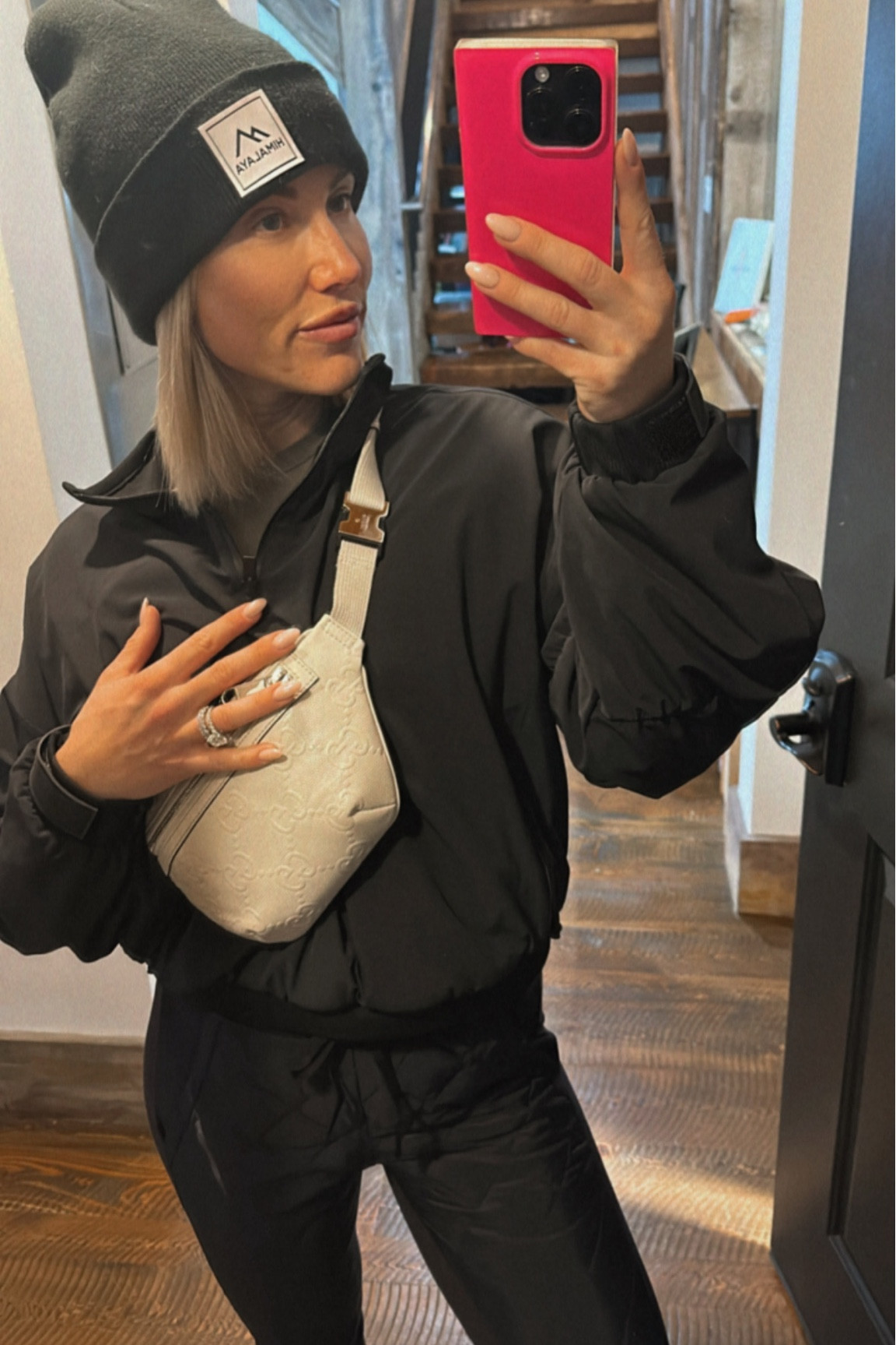 🖤🖤🖤 #winteressentials #dressward #aloyoga #casualandcute #loungestyle #travelstyle #ontheroad 

#LTKfit #LTKtravel #LTKcurves