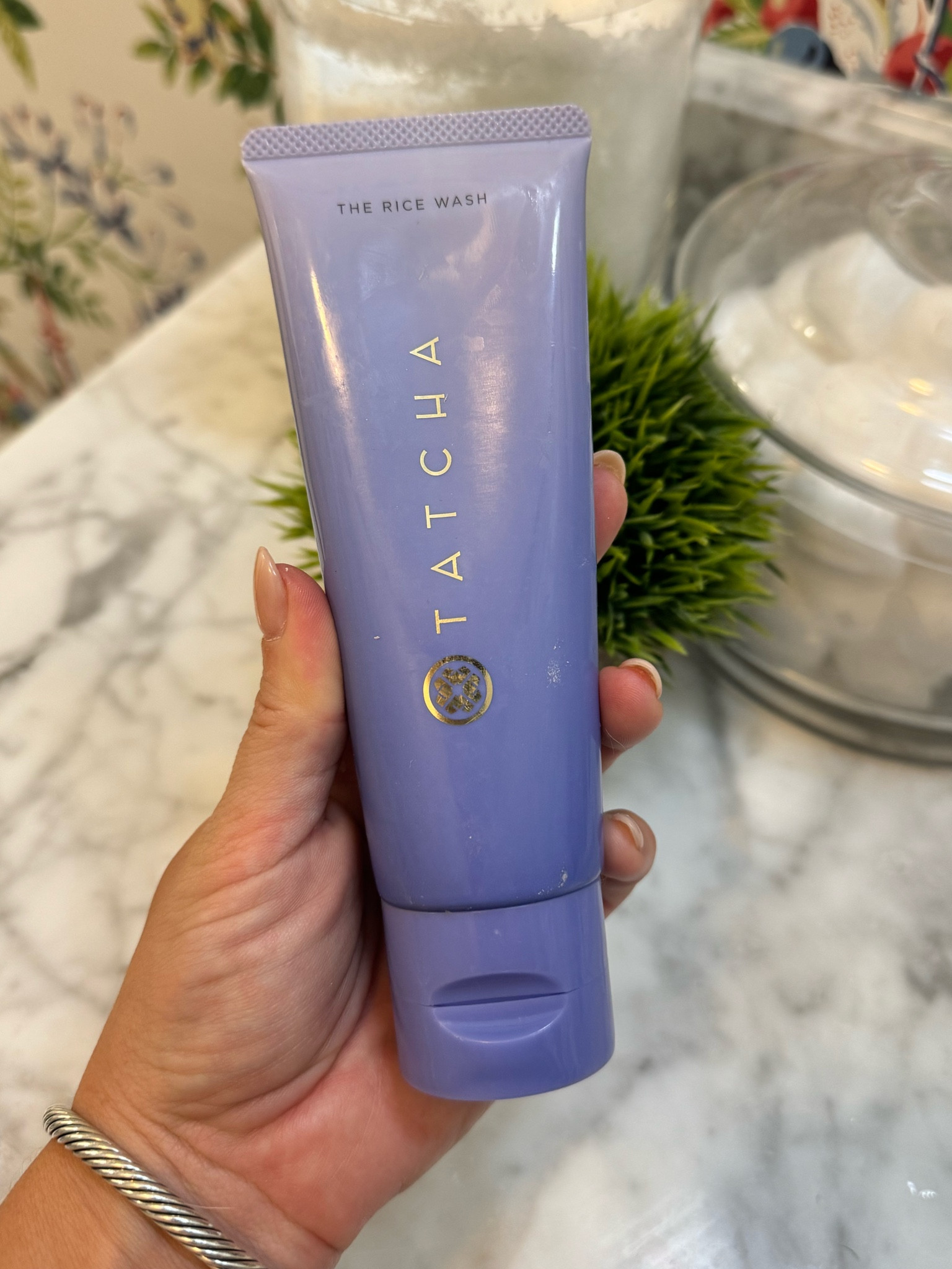 New favorite face wash. Gentle for every day but still has a little bit of grittiness to feel like you’re scrubbing clean 

Face wash
Skincare
Korean skincare


#LTKFindsUnder50 #LTKFindsUnder100 #LTKBeauty