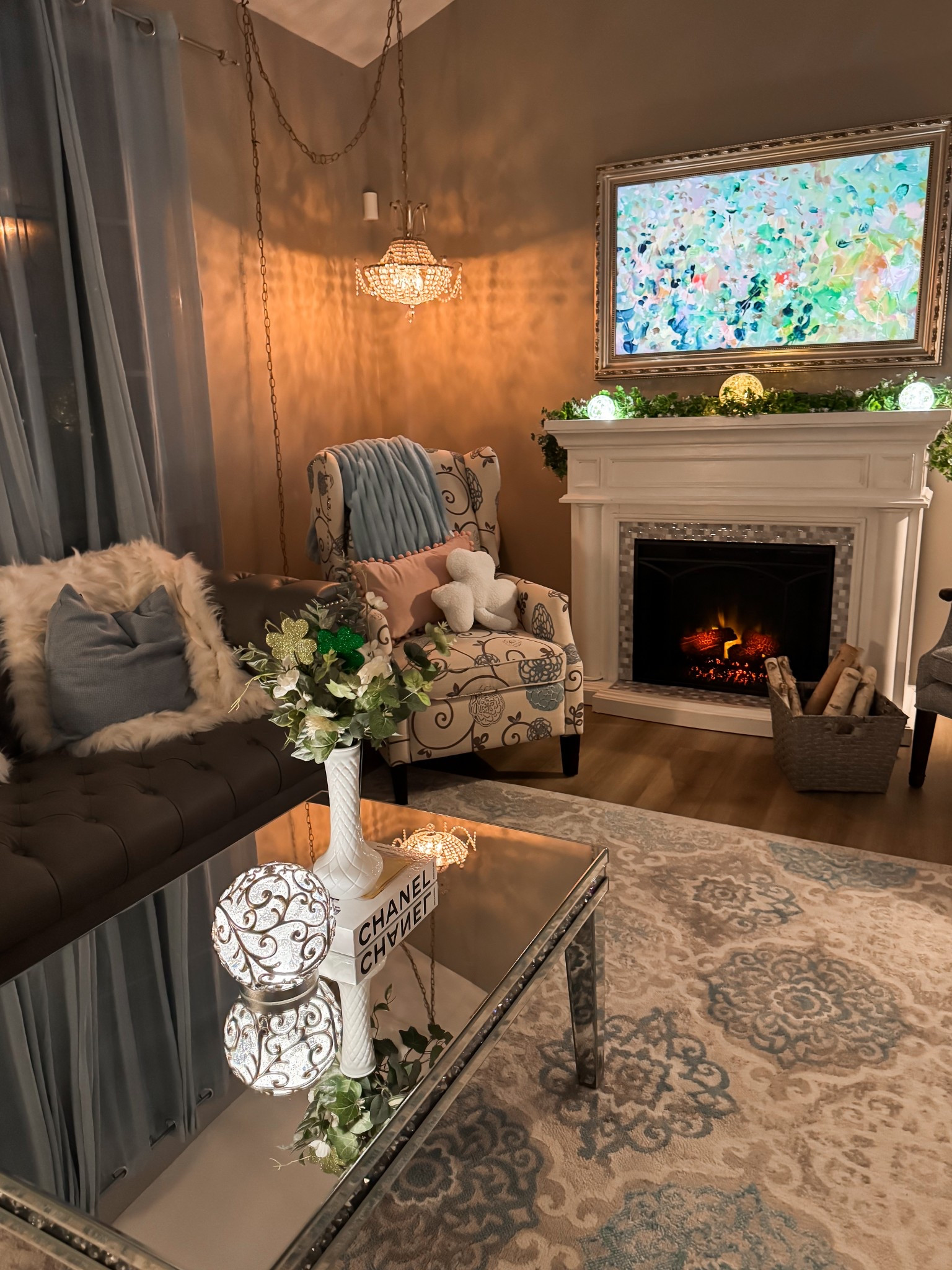 Loving all the decor for St. Patrick’s Day and spring! • living room decor • living room inspiration • st Patrick’s day decor • st Patrick’s day home decor • spring decor 

#LTKFindsUnder50 #LTKSeasonal #LTKHome