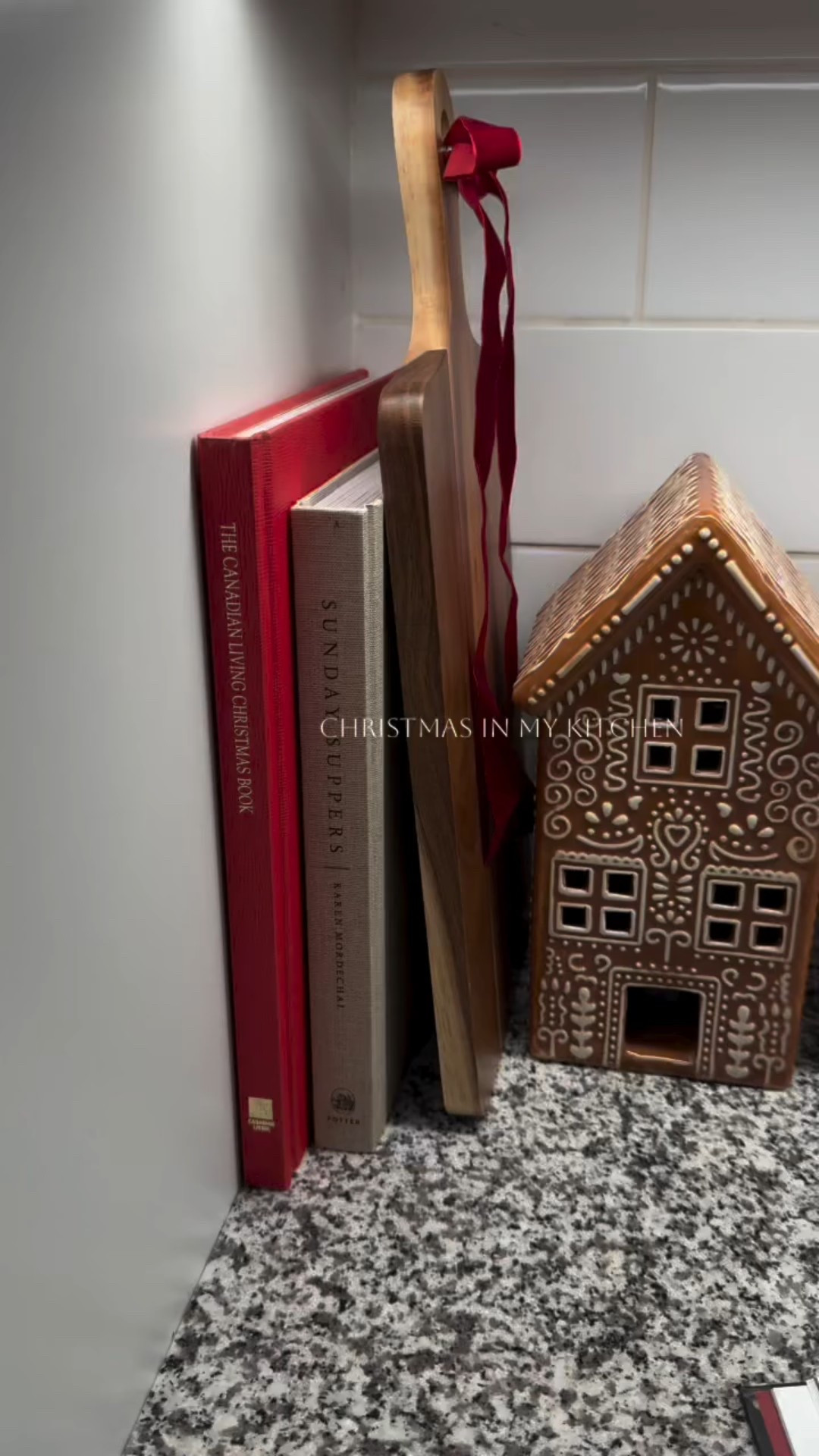 Cozy Christmas moments but …… in the kitchen ✨

#holidaykitchen #christmaskitchen #cozychristmas