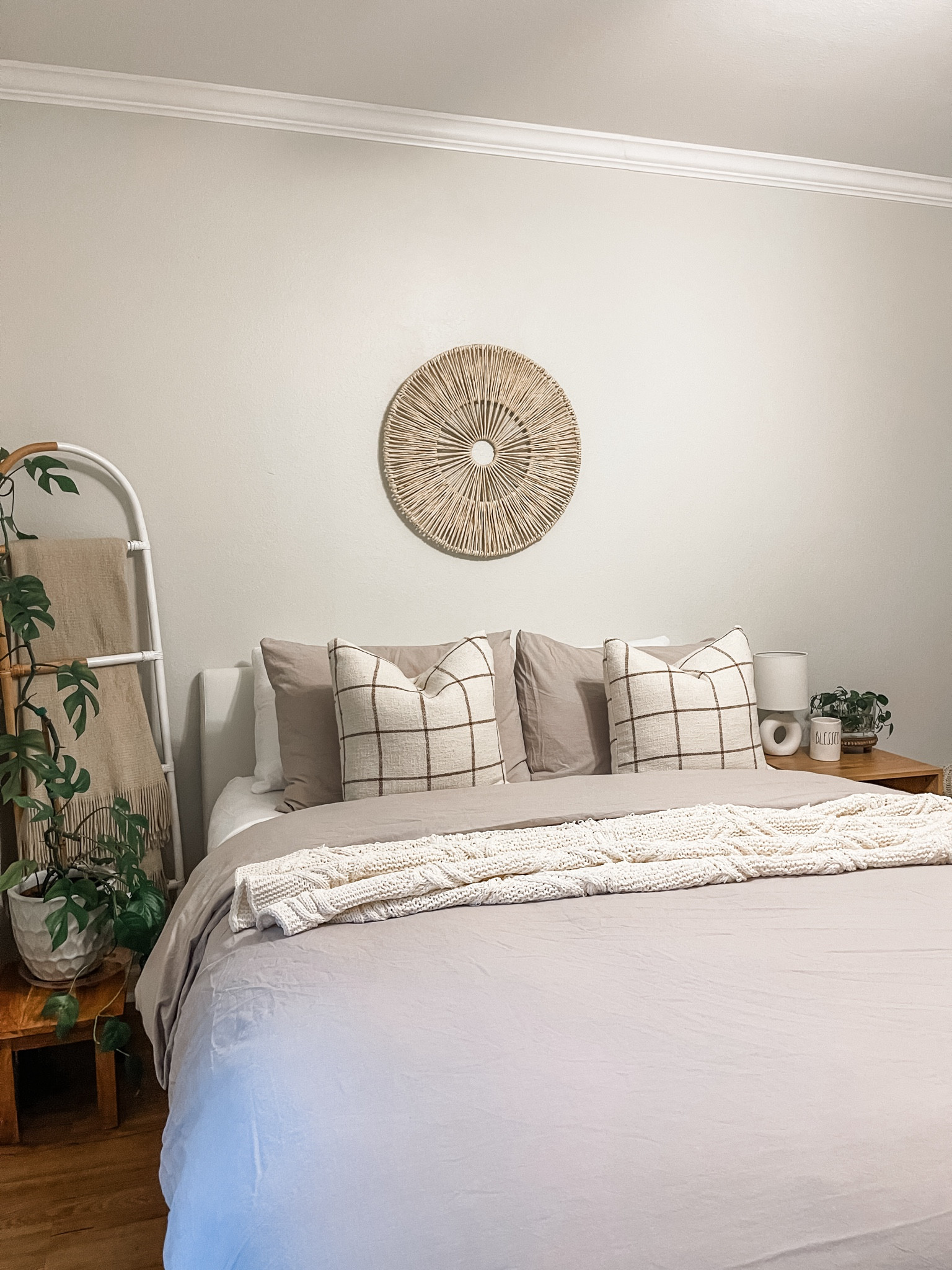 Cozy neutral bedroom 



#LTKhome