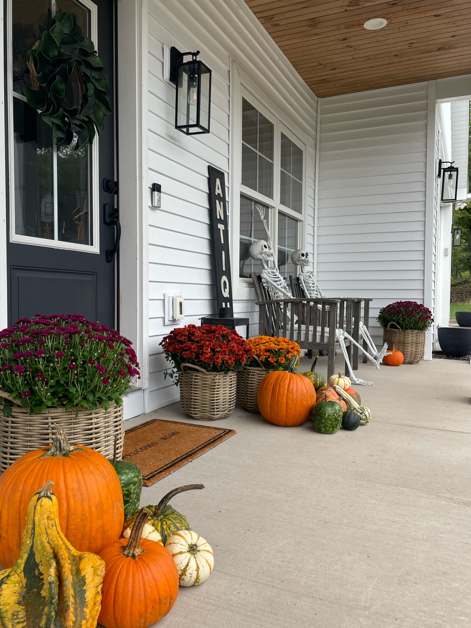 Fall porch 🍂🪵🧦🎃

fall decor, skeletons, fall porch, porch decor, mums, planters, door mat

#LTKFallSale #LTKHome #LTKHalloween