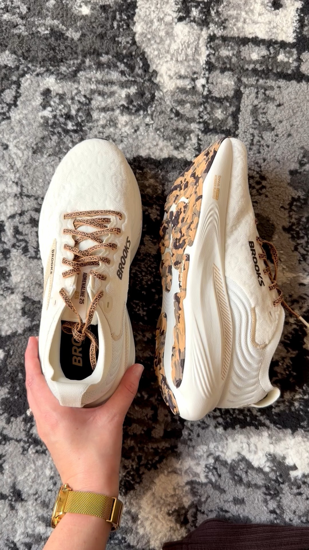 These new Brooks sneakers had me in a chokehold! The leopard details, are you kidding me? So cute. These are my favorite shoes to walk on the treadmill and lift weights in. I still wear my Hokas for outdoor walks and runs.

Running shoes, workout sneakers

#LTKmomlife #LTKfitnessgoals #LTKSeasonal