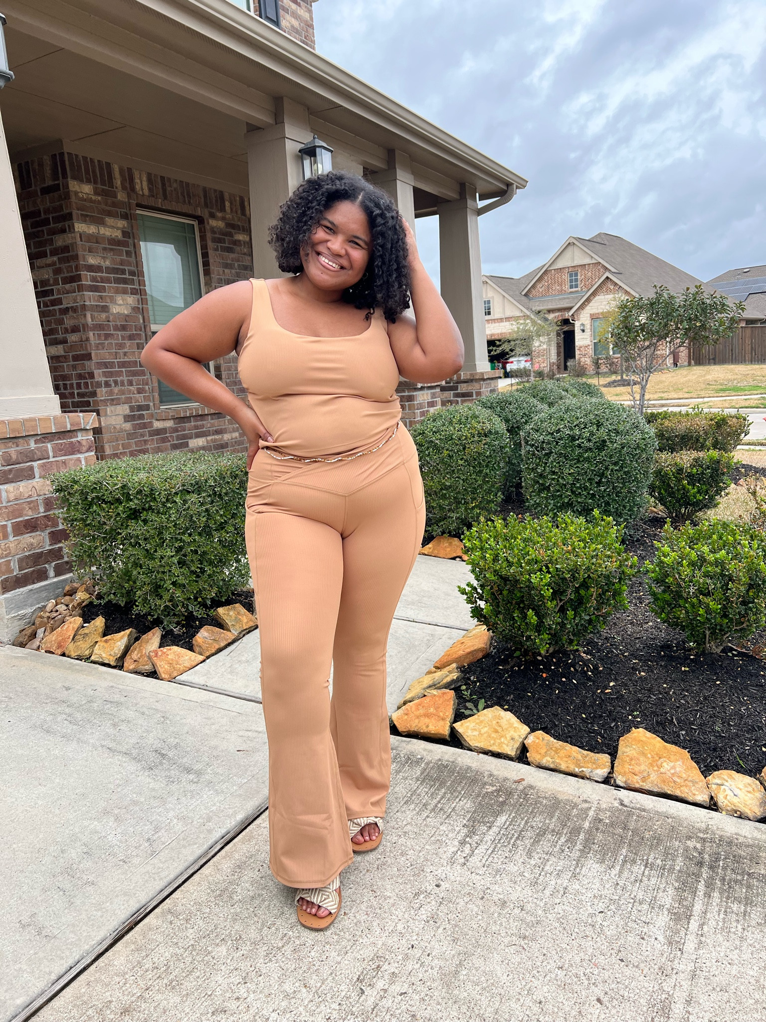 Fabletics Oasis Rib Built In Tank and Flare Leggings 

#LTKfitness #LTKplussize