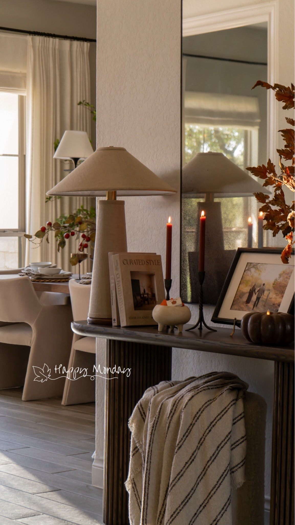 Fall entryway views 🍂🤎

#LTKSeasonal #LTKHome #LTKSaleAlert