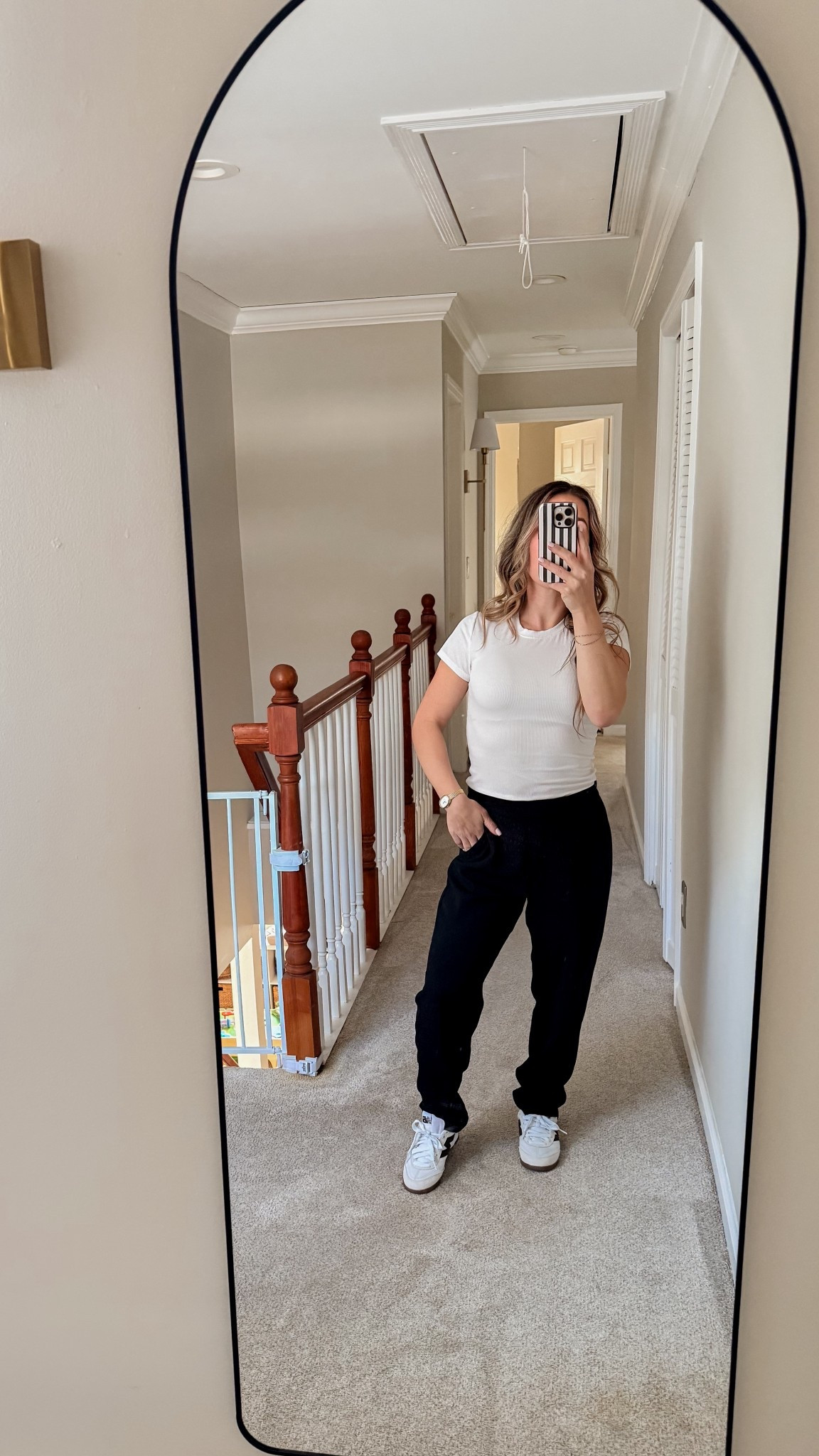 Living in these pants! Will reel tonight 🤍

#LTKootd #LTKPetite #LTKgrwm