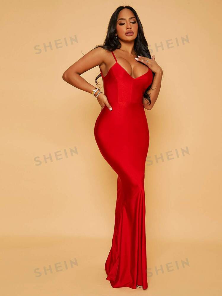 £10.34      
    £14.99
   
  -31%
        SHEIN Belle Backless Spaghetti Neck Dress | SHEIN