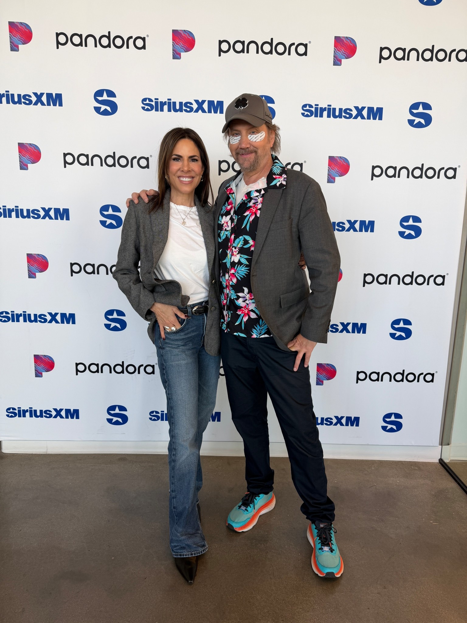 Proof that ‘easy’ doesn’t mean boring. A great tee, a sharp blazer, denim that fits just right… and suddenly you’re the coolest one in the room without even trying. I linked the exact pieces that make effortless look elevated — plus similar options at lower price points so you can find your perfect, easy look

#LTKootd #LTKOver40 #LTKWorkwear