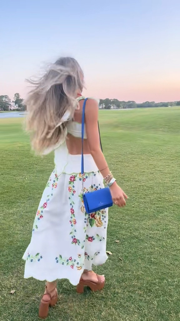 Farm Rio sundress always is a winner 🧡🌺

#LTKTravel #LTKSaleAlert #LTKSeasonal