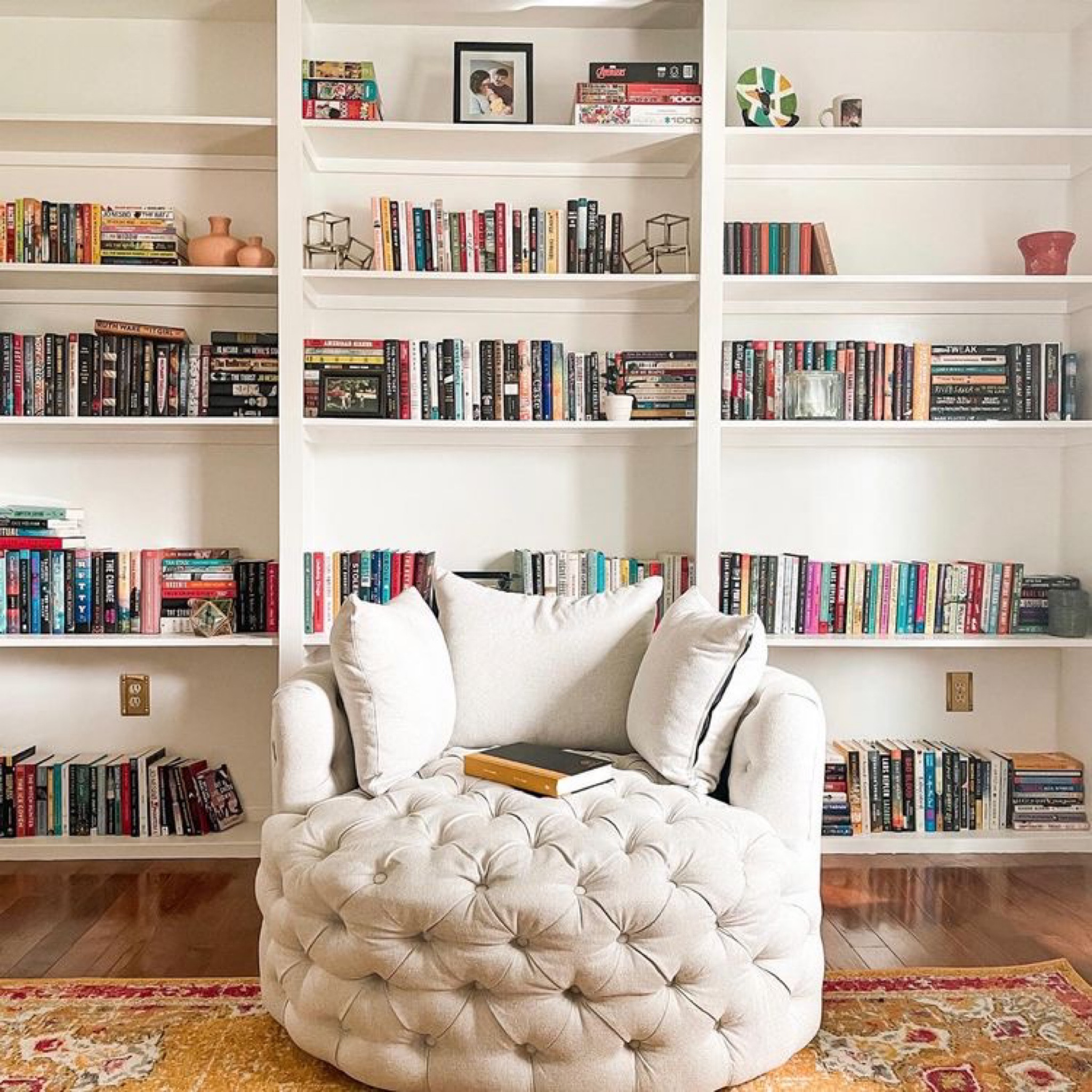Living room furniture on sale currently on Wayfair!

Reading room, living room, bookshelves, built-in bookshelves, area rug, home decor

#LTKsalealert #LTKhome