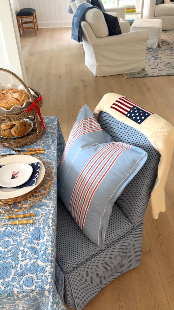 July 4th tablescape 🇺🇸 Sharing some inspiration if you’re entertaining or having guests over for Fourth of July weekend! 