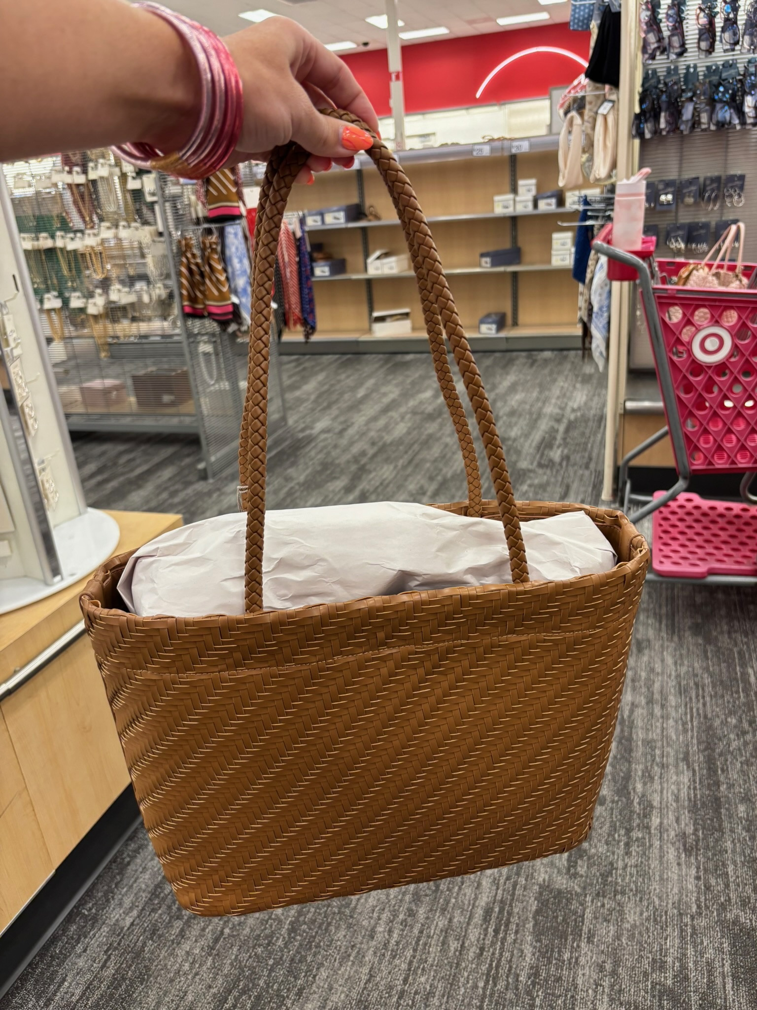Love how big this bag is — perfect for teachers!😍🤎 + it is 25% off right now!

Teacher, bag, tote bag, travel, purse, fall @Target