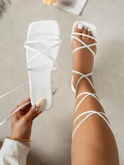 Damen Flache Sandalen, offene Zehenpartie, lässige Riemen, sexy Slides für Innen- und Außenber... | SHEIN