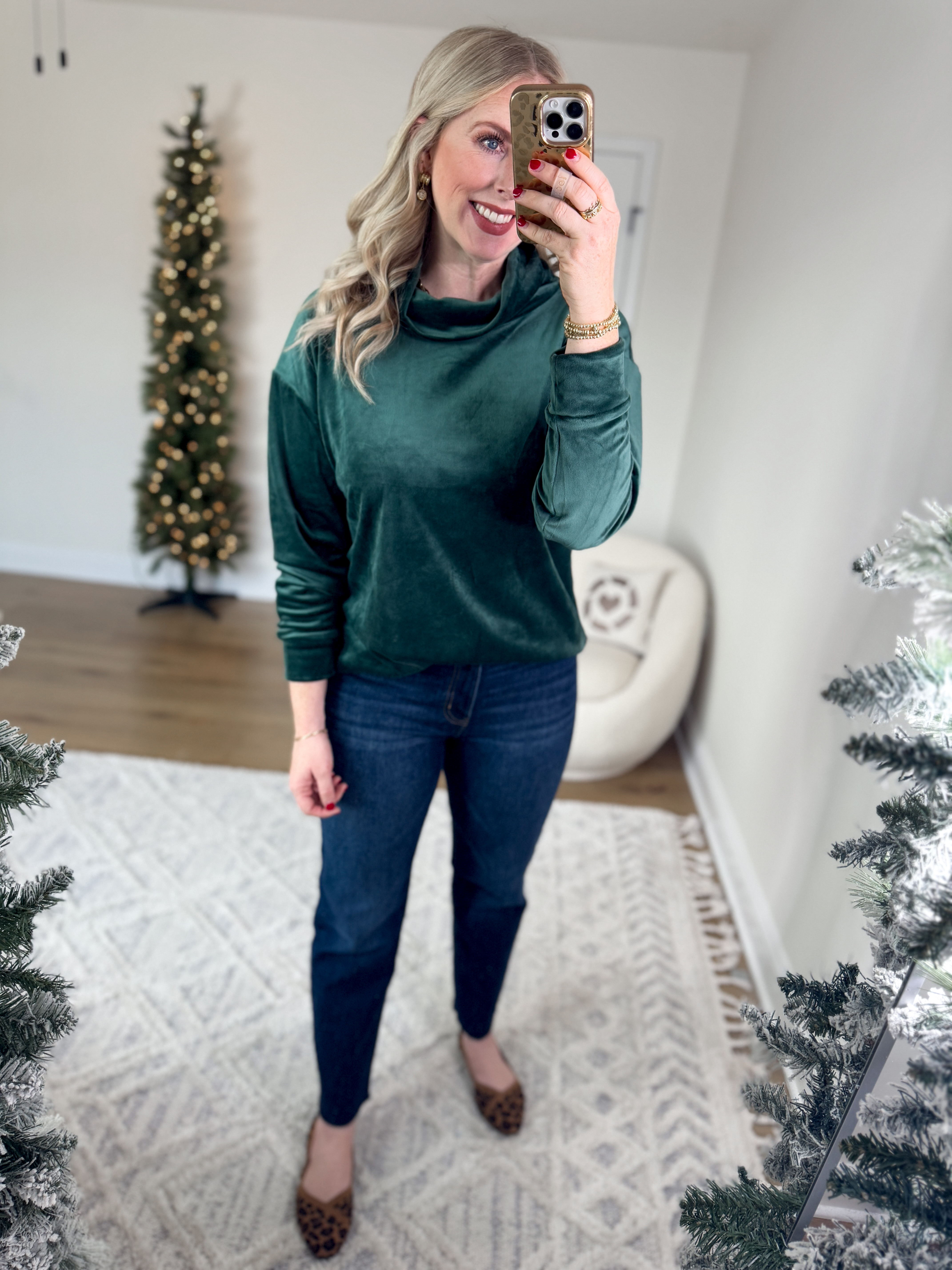 Weekend Walmart Wins try on
Velour cowl neck- medium 

#LTKSeasonal #LTKSaleAlert #LTKFindsUnder50