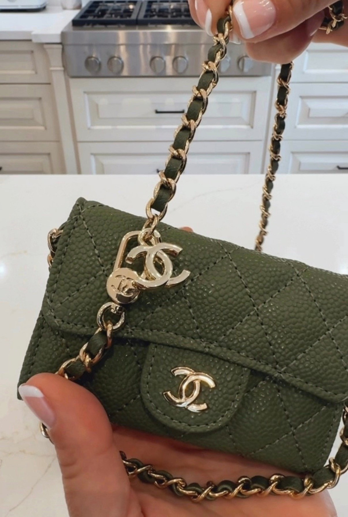 Wallet on  a chain
Under $50
Look for less
Gift ideas 

#LTKSaleAlert #LTKootd #LTKdayinmylife