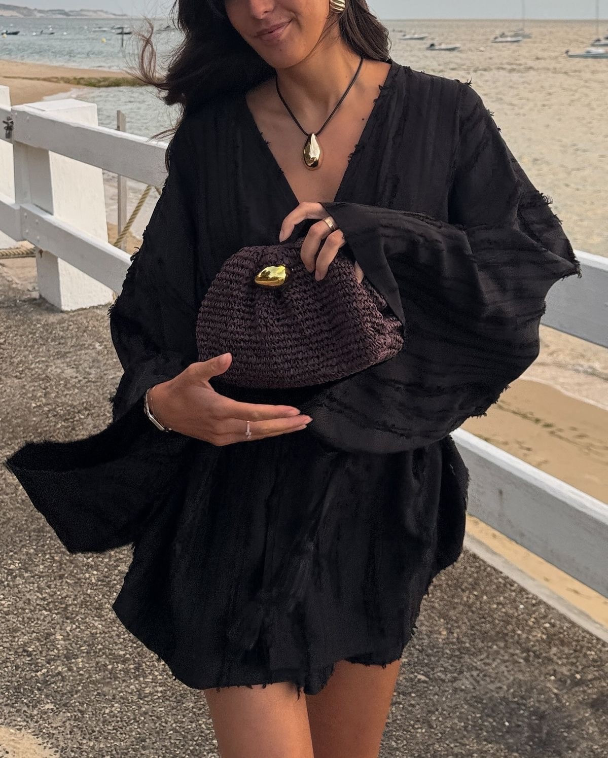 Smart casual outfit 🖤

Publicité  

#LTKeurope #LTKbag #LTKsummer