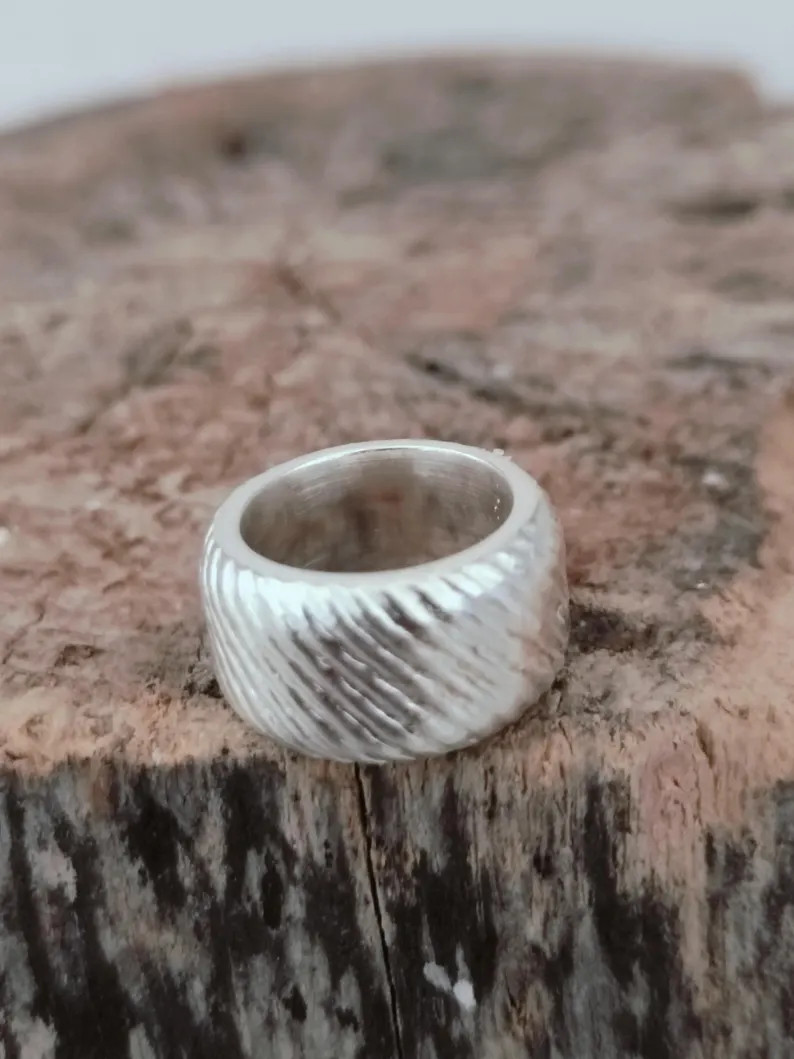 925 Sterling Silver Dome Ring, Florentine Pattern Band, Comfort Fit | Etsy (Global)