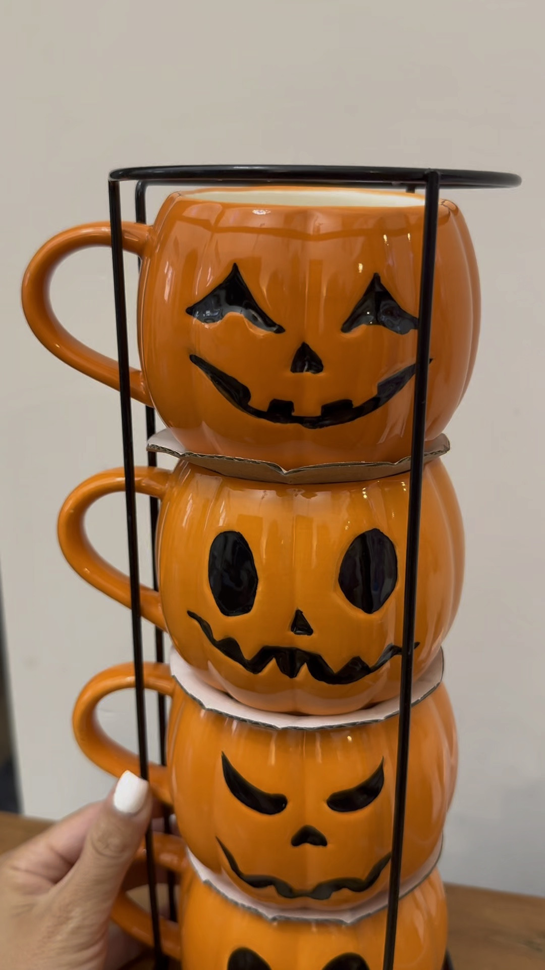 Found the cutest @walmartfashion Halloween and fall decor #walmartpartner 

#LTKVideo #LTKHome #LTKSeasonal