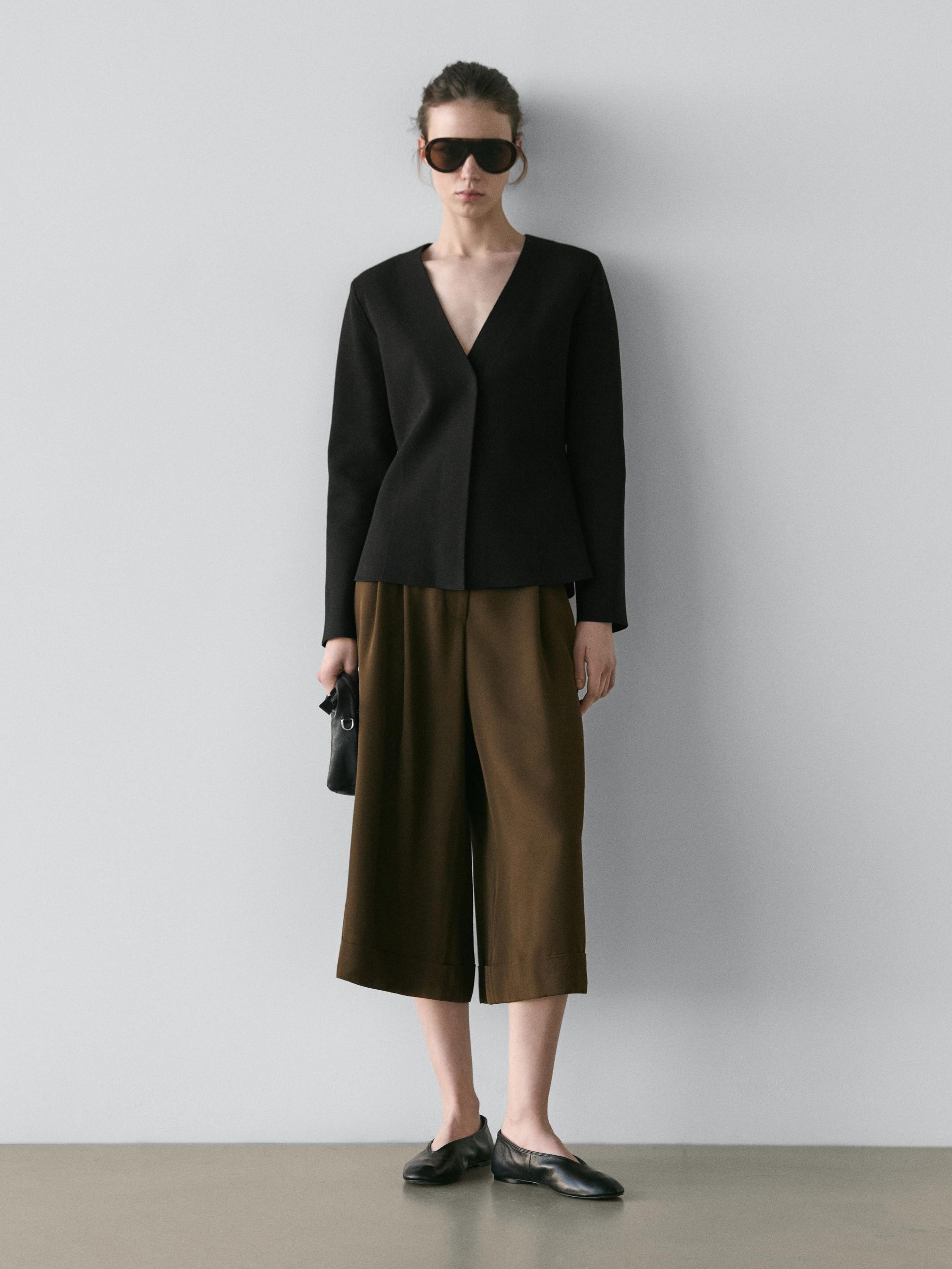 Knit V-neck blazer with fastening detail | Massimo Dutti US