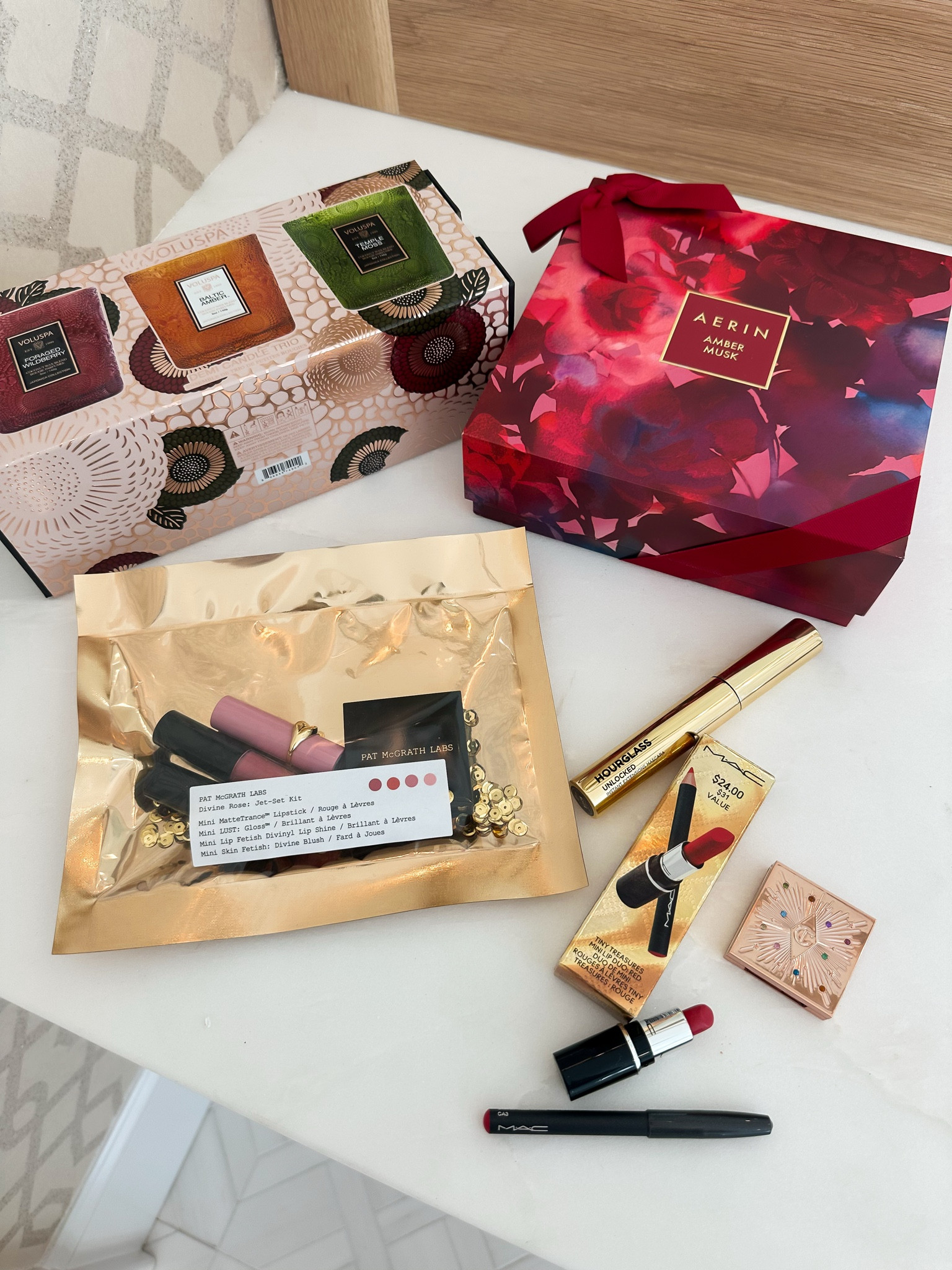 Gift ideas from @nordstrombeauty + the perfect red lip! @nordstrom #NordstromPartner

#LTKBeauty #LTKGiftGuide #LTKHoliday