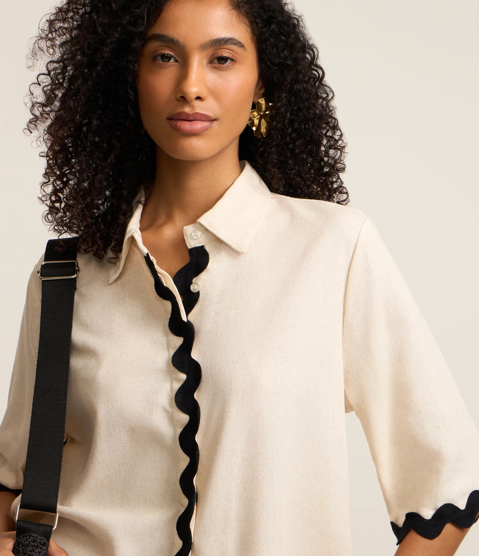 Camisa em Viscolinho com Barra Nuvem Contrastente Bege - Lojas Renner | Renner (BR)