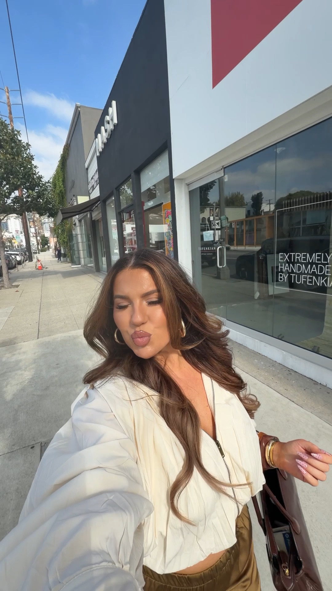 Spend the day with me! Ft. What I wore!

First off of the day, was an event with the PR agency… I’ve wore this super cute, casual, comfy, flowy outfit! Perfect elevated fall daytime look! Wearing a large in both pieces.

Next top of the day, was a dinner thrown by a tech company I work with! This little black dress is perfect for a birthday, holidays, or a special date night out! I’m wearing a XL in both the dress and blazer!

Both looks are superduper affordable! And great for fall!



#LTKMidsize #LTKHoliday #LTKStyleTip