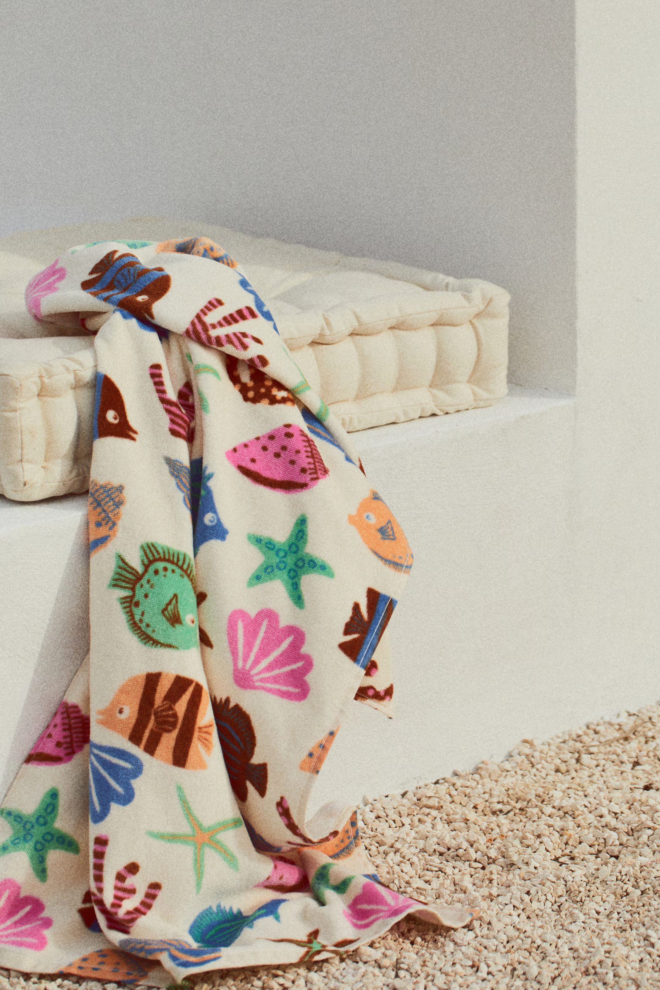 Patterned Bath Towel | H&M (US + CA)