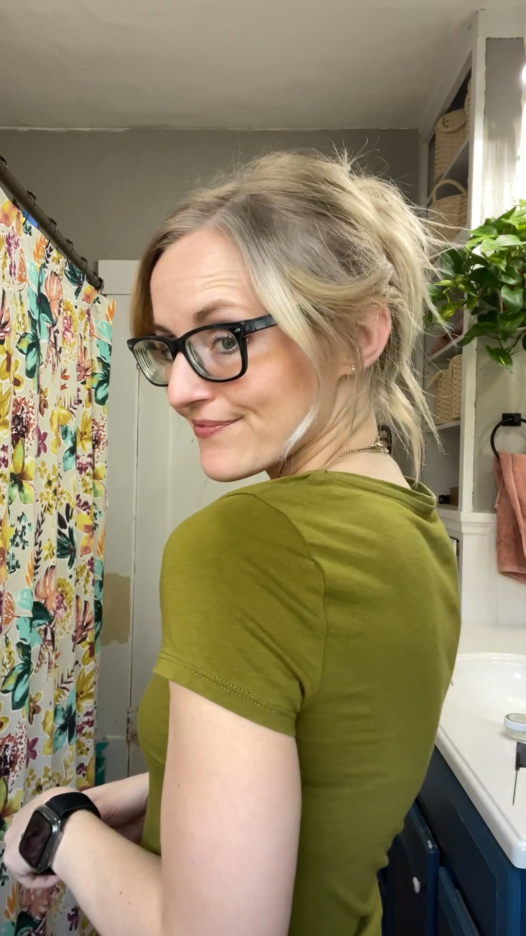 Super Easy Claw Clip Hairstyle for Quick Mornings or WFH

#LTKBeauty #LTKStyleTip #LTKFindsUnder50