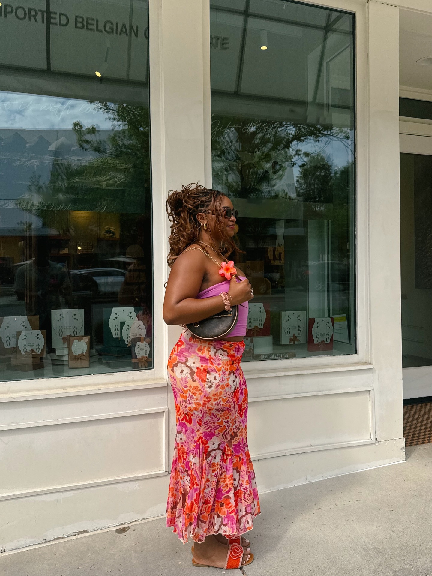 @lulus #lulusambassador as soon as it hits 75° I’m dressing like its vacation everyday 🧡🍹🌺👙💟
#LoveLulus

#LTKootd #LTKSeasonal