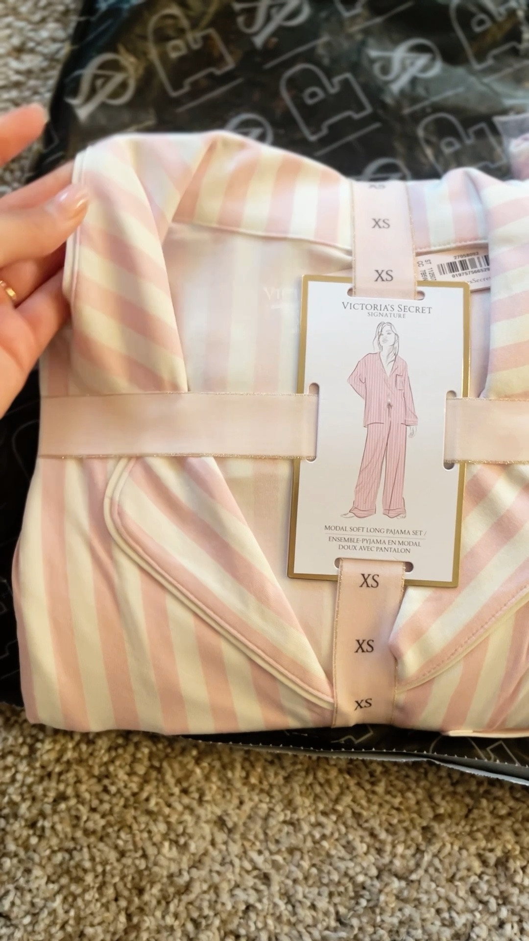 Matching PJs for the girls + the coziest Victoria’s Secret pink striped lounge set for the whole family 🤍🎀 Nothing beats soft, comfy pajamas when we’re relaxing at home. Linking everything on LTK — perfect for holiday mornings, family photos, and cozy nights in.
Tap to shop, save, and follow for more comfy finds ✨

#LTKHoliday #LTKFamily #LTKCozy #LTKFinds #LTKFaves #LTKUnder50 #LTKGiftGuide #LTKWear #LTKHome #LTKStyle #FamilyPajamas #MatchingPJs #PajamaSet #CozyFinds #HolidayStyle #VSCOzy #VictoriasSecretPJs #WinterStyle #LoungeWear #MomLifeStyle #CozySeason #CuteLoungewear #FashionFinds #HolidayMatching

#LTKmomlife #LTKGiftGuide #LTKHoliday