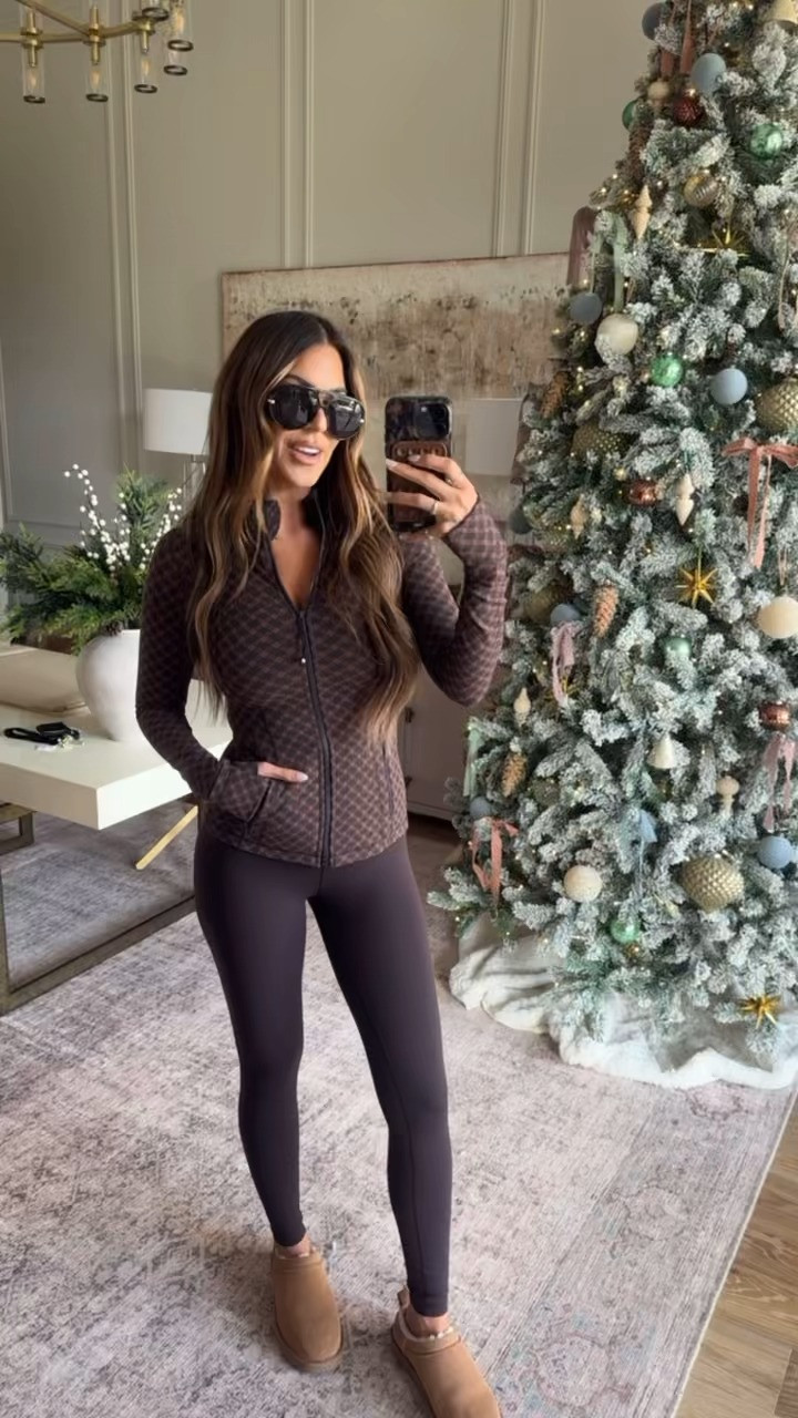 wearing a size 4 in both 🤎

@lululemon 

 #lululemoncreator #ad

#LTKHoliday #LTKActive #LTKSeasonal