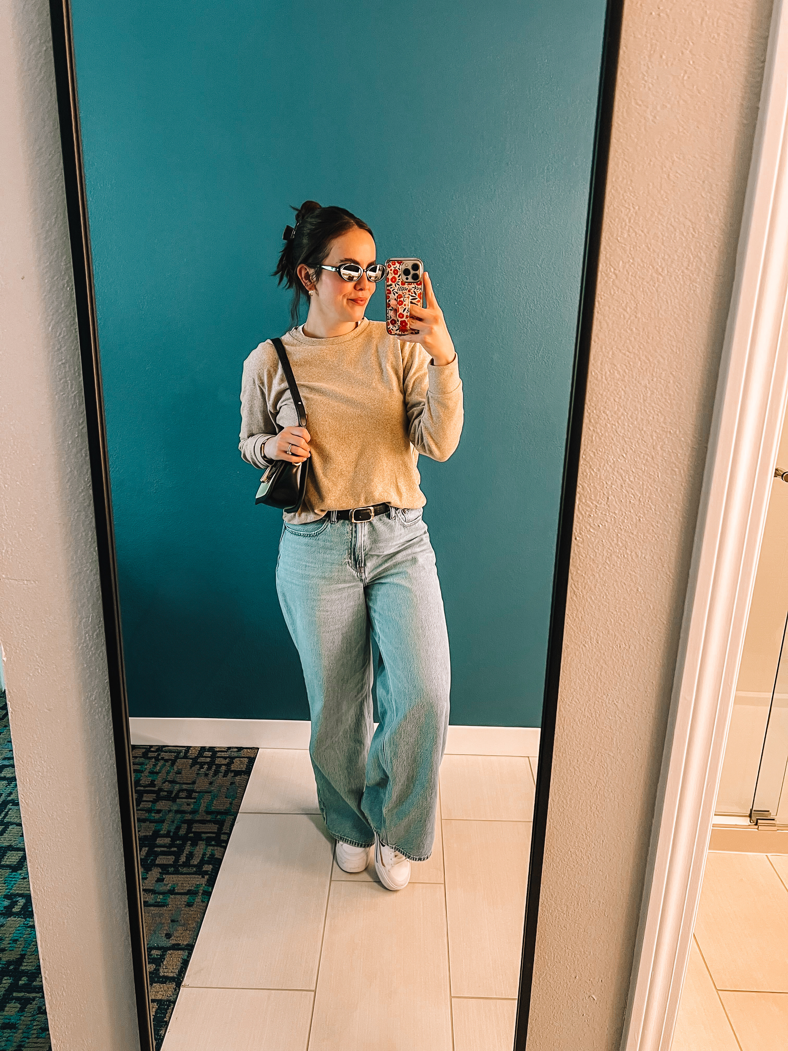 Casual style, Abercrombie denim, Amazon bag, Amazon sunglasses, Amazon spring sale 

#LTKShoeCrush #LTKStyleTip #LTKSaleAlert