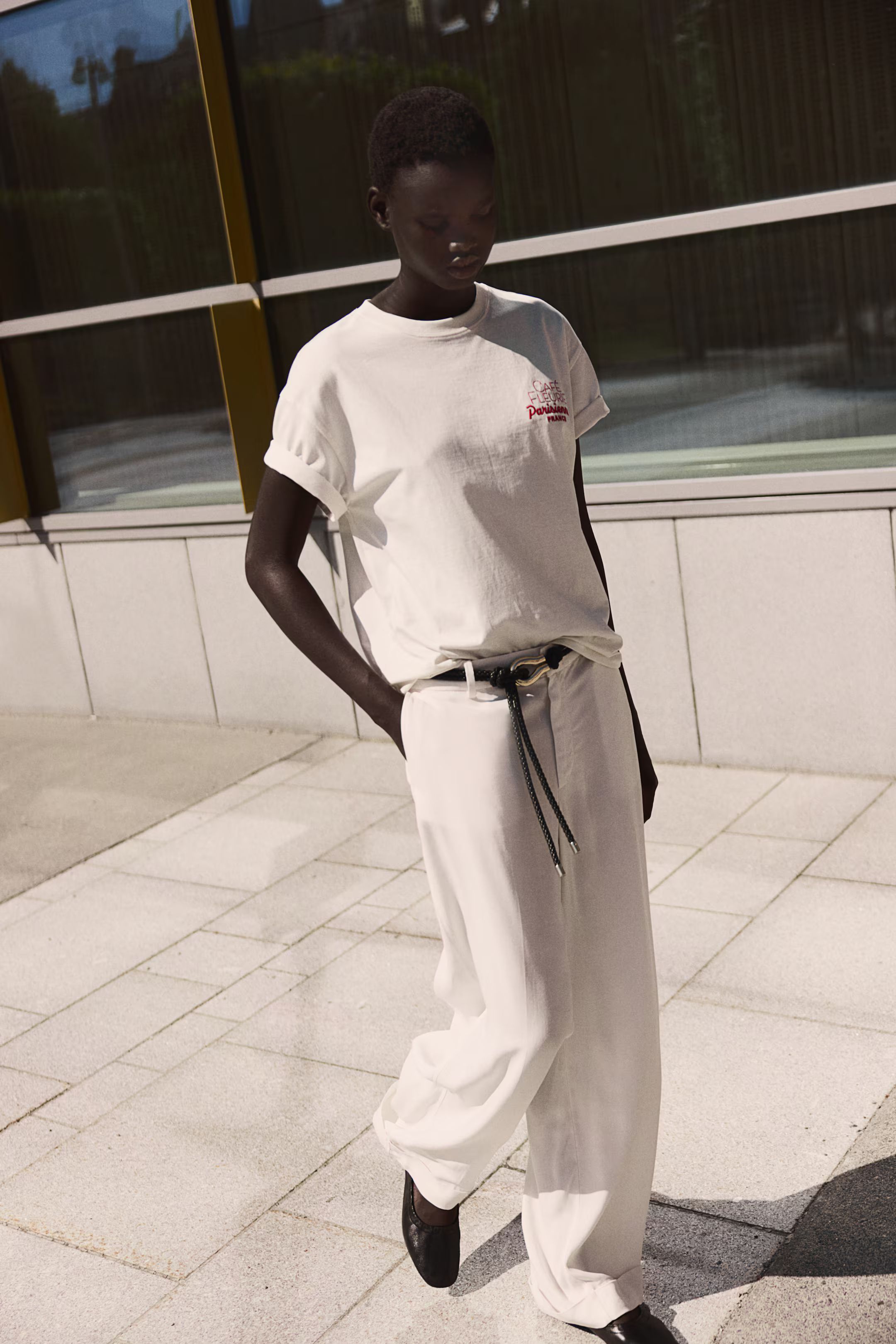 Tailored turn-up trousers - Regular waist - Long - Cream - Ladies | H&M GB | H&M (UK, MY, IN, SG, PH, TW, HK)