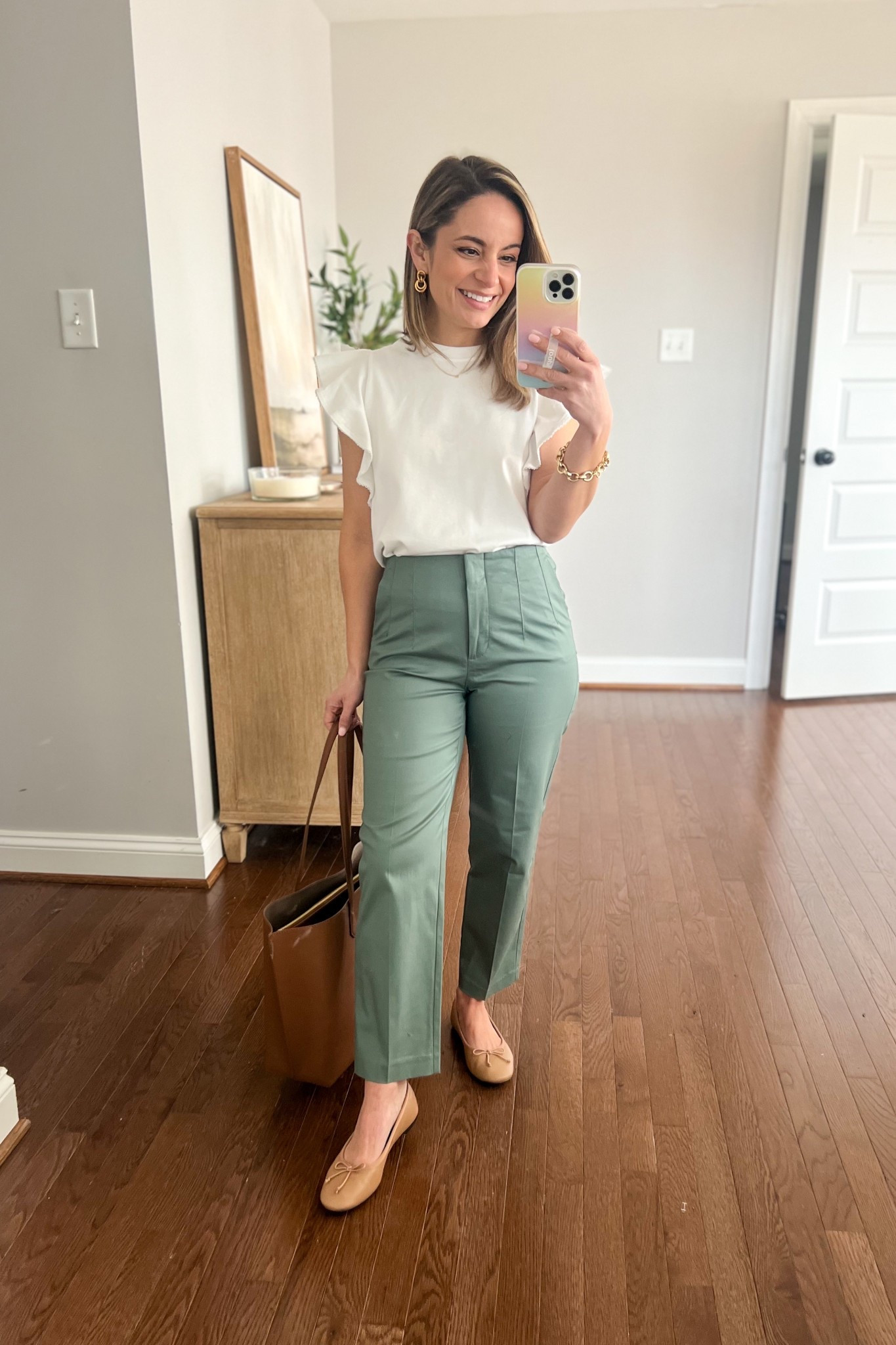 For my friends who have a casual workwear vibe - these pants are true to size with light stretch. 

White top (Gap): petite xs 
Green pants (Loft): petite 00
Shoes (j.crew): tts 
Tote (quince) 

My measurements for reference: 4’10” 105lbs bust, waist, hips 32”, 24”, 35” size 5 shoe. 25” inseam measurement to my ankle bone. 

#LTKPetite #LTKWorkwear