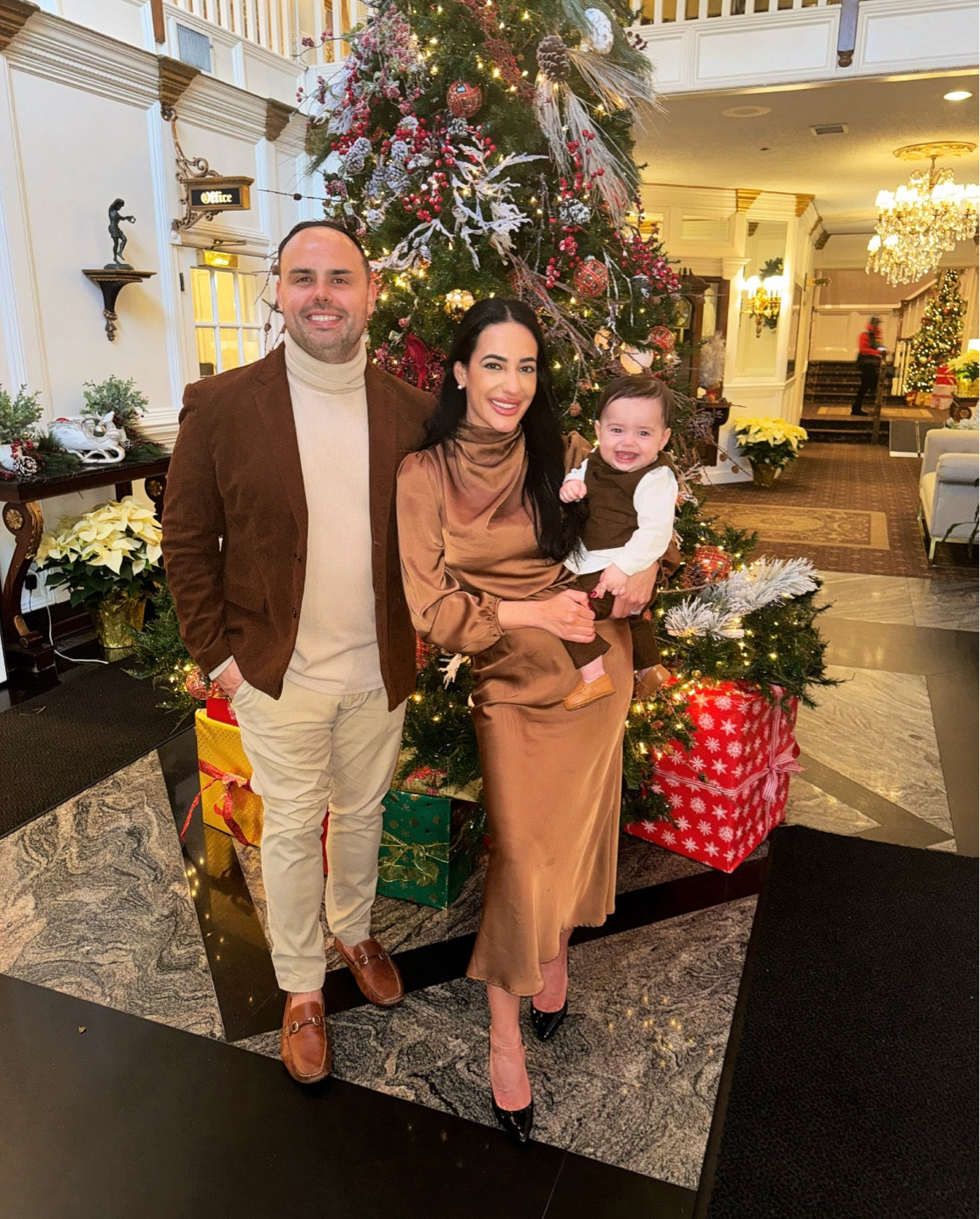 My matching family 🤎🥰

#LTKHoliday #LTKFamily #LTKBaby