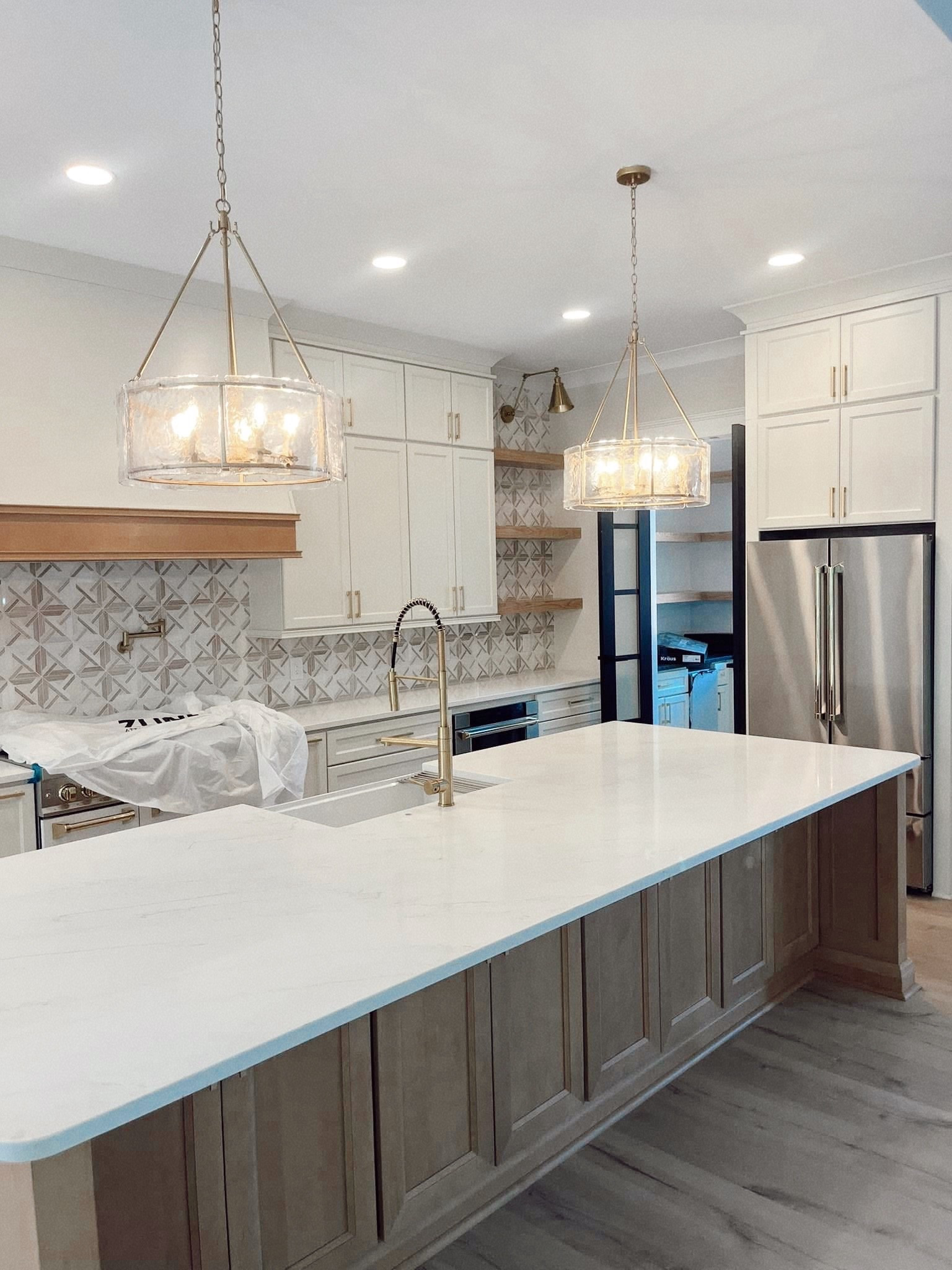 our kitchen new build inspo - linking some light fixtures + cabinet handles - I’m obsessed ✨🏡🛠️

Kitchen bar stools, arhaus home decor, kitchen lighting, kitchen cabinets handles, kitchen decor

#LTKHome #LTKU