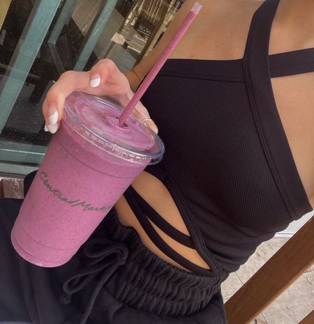 it’s giving summer 🥤

workout outfits, summer outfits, petite fashion, summer days, target outfits, wild fable, amazon fashion 

#LTKFitness #LTKStyleTip #LTKShoeCrush