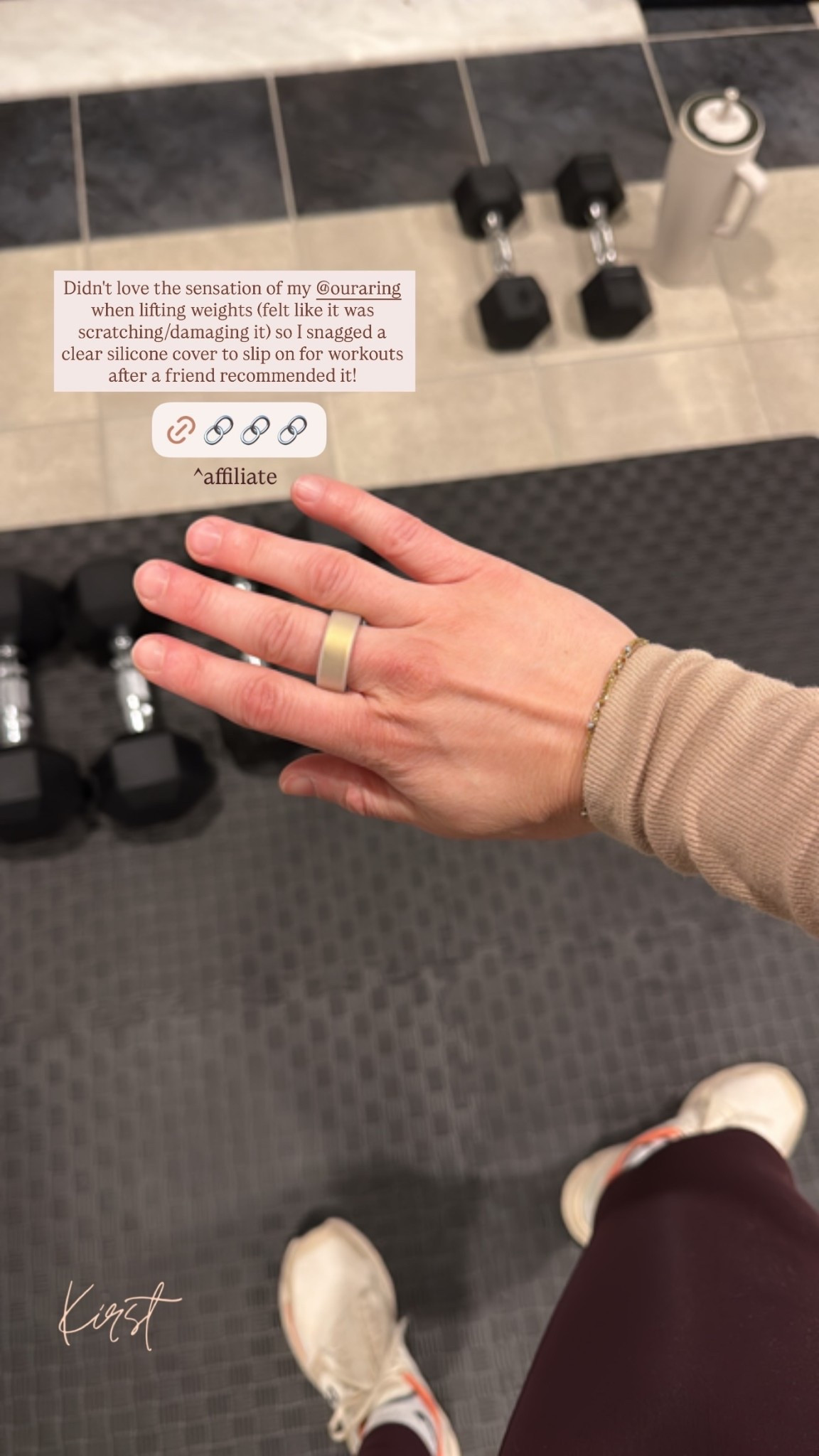 ^affiliate Didn't love the sensation of my @ouraring when lifting weights (felt like it was scratching/damaging it) so I snagged a clear silicone cover to slip on for workouts after a friend recommended it!