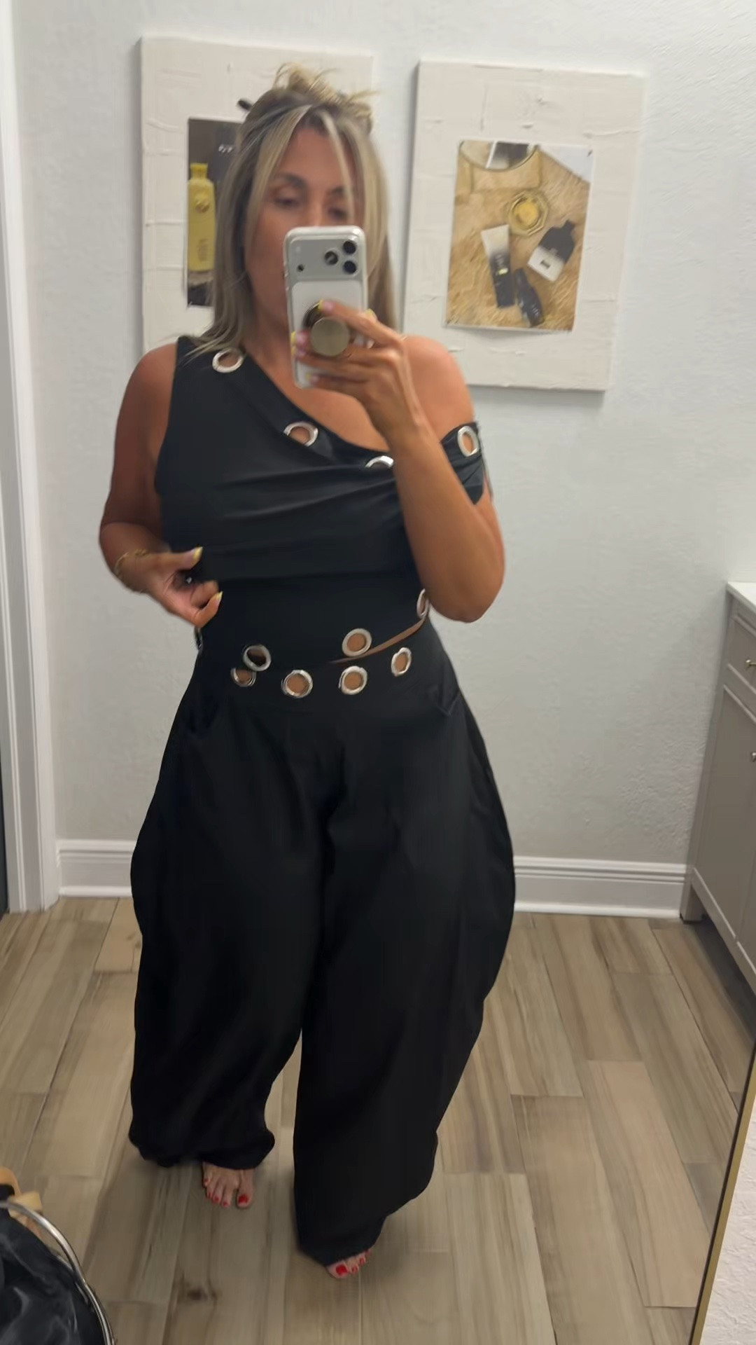 Size L in everything. Top is stretchy the pants zips in the back no stretch in waist. The pants fit like a 10/12 in waist with lots of room in legs. A great concert outfit. 

The hooded top also looks so good with it.. not shown here but the large fit very oversized like pic. I could also do the med. 

#concertoutfit

#LTKootd