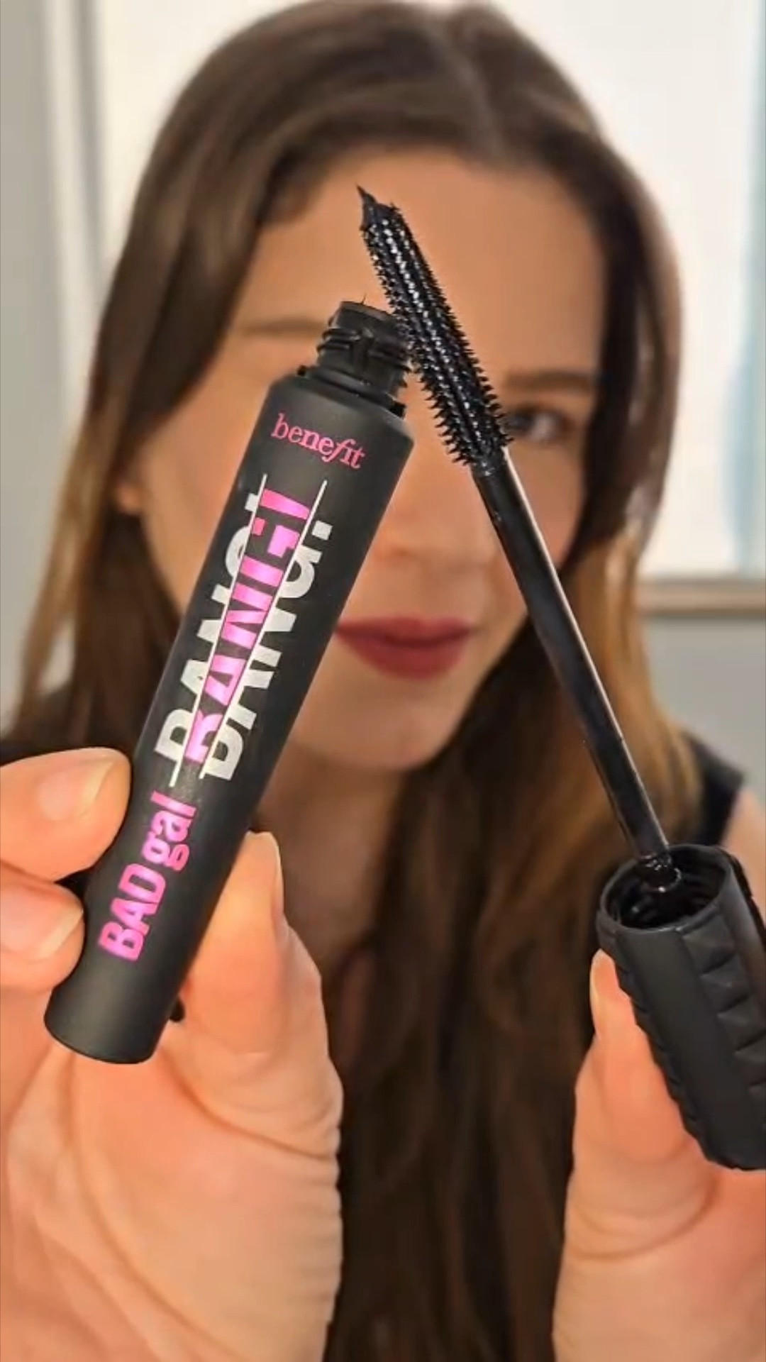 BAD GAL BANG da Benefit é aquele tipo de máscara que transforma qualquer olhar: cílios super pretos, bem definidos, volumosos e que duram o dia inteiro sem borrar! 🖤👀
.
.


#LTKbrasil #LTKguiadepresente #LTKbeleza