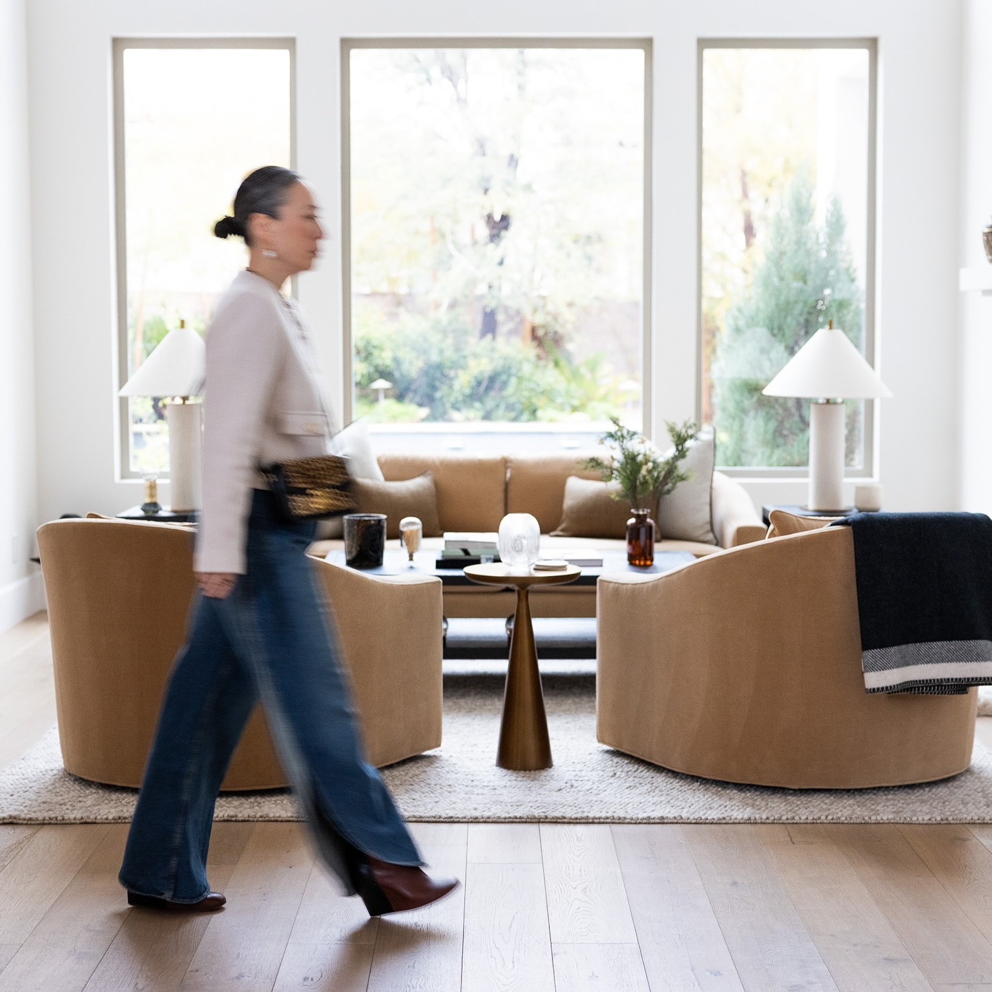 Some Phoebe Celine, some Hedi Celine… ready for Michael Celine.

(And, I’d only ever put heels on for Galentine’s 🩷)

Jacket @onequince 
Jeans @maisonalaia 
Bag and Boots @celine 
Jewelry @lucifervirhonestus 

#celine #luxuryfashion #highlowfashion #alaia