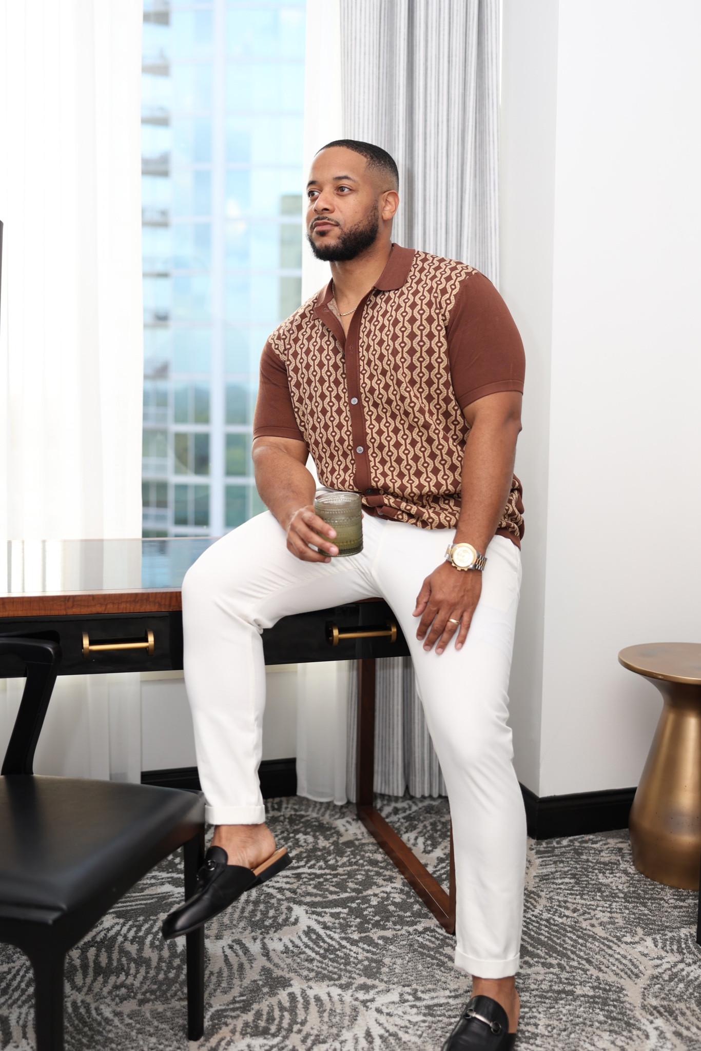 Men’s retro 70s top! Found the shirt on Amazon and the pants on Zara! Men’s fashion! Men’s look. 