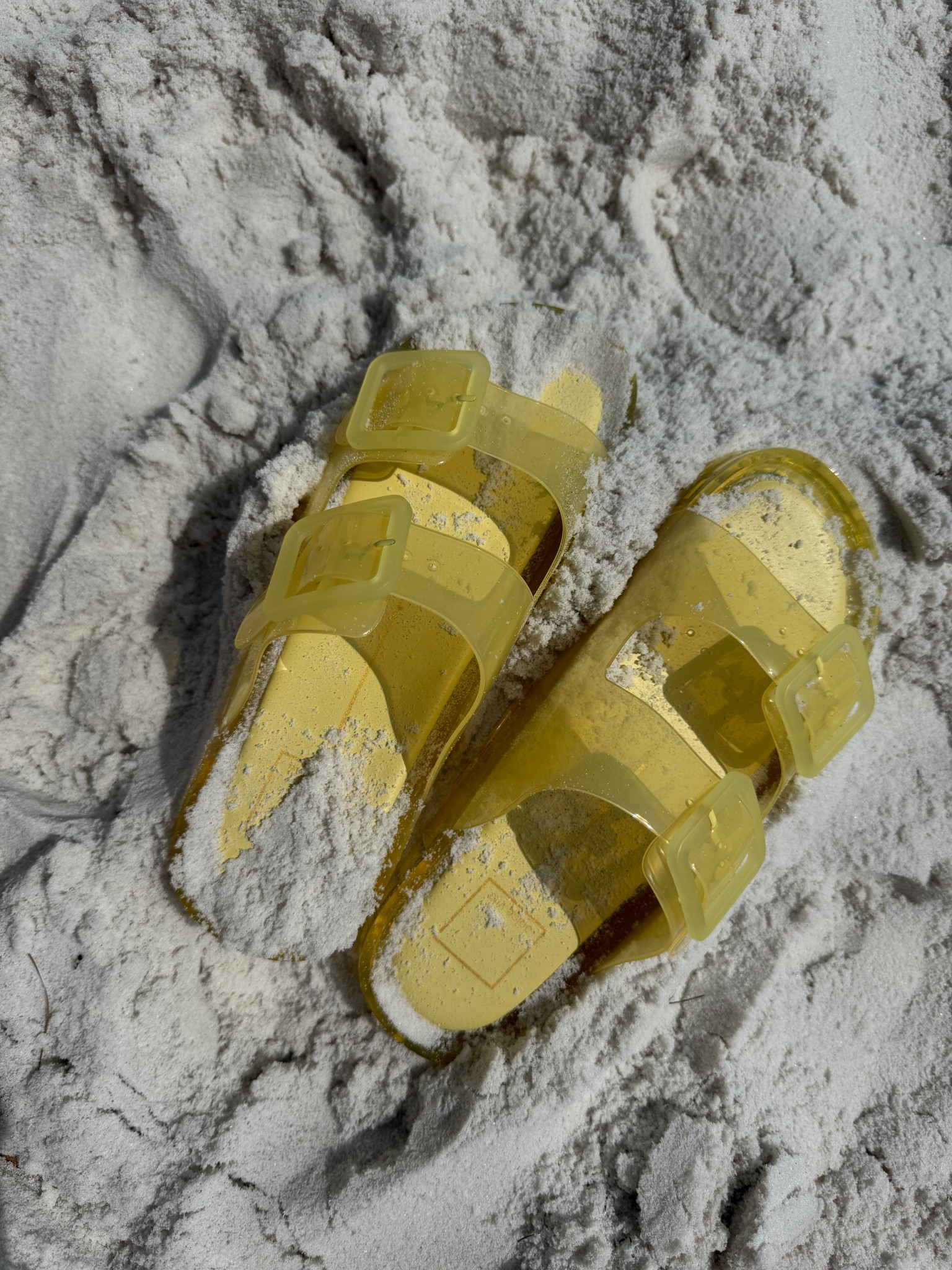 cutest and comfiest summer shoe!

Jelly shoes

#LTKFindsUnder100 #LTKShoeCrush #LTKSummerEdit