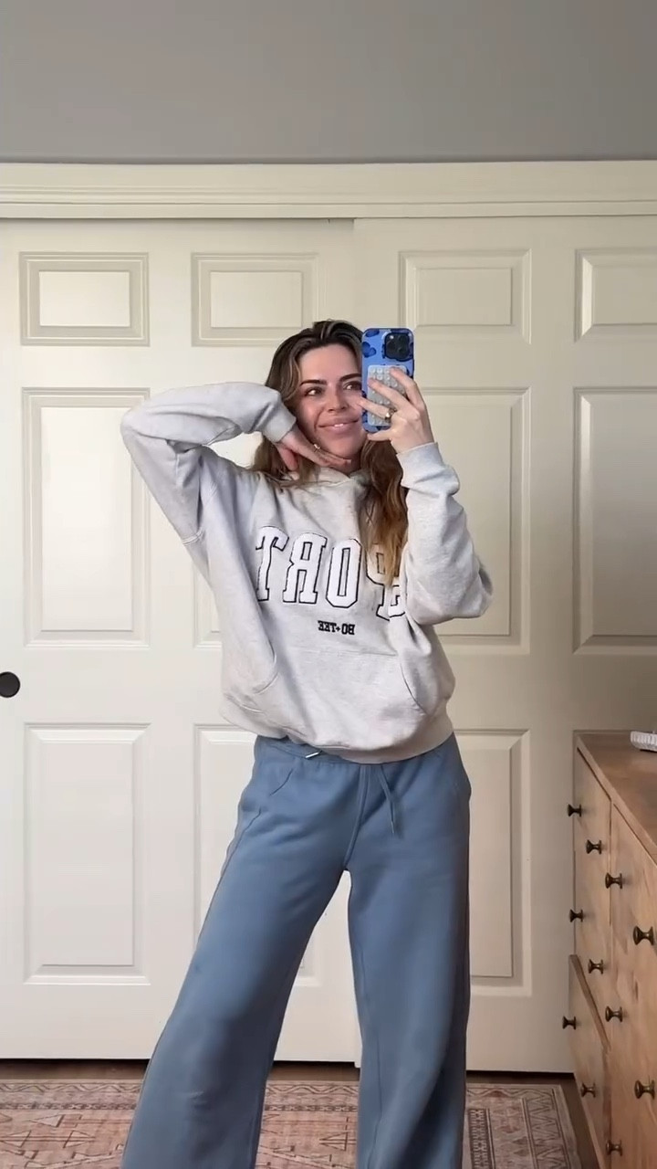 Time to tidy up! 🤪 I’m definitely more of a messy person by nature and organizing/ tidying up doesn’t come naturally to me nor is something i enjoy doing. So i filmed me doing it for some inspiration and hey it worked! Haha 🫶🏼💗 Linked my sweatpants in grey!

#LTKStyleTip #LTKHome #LTKFindsUnder100