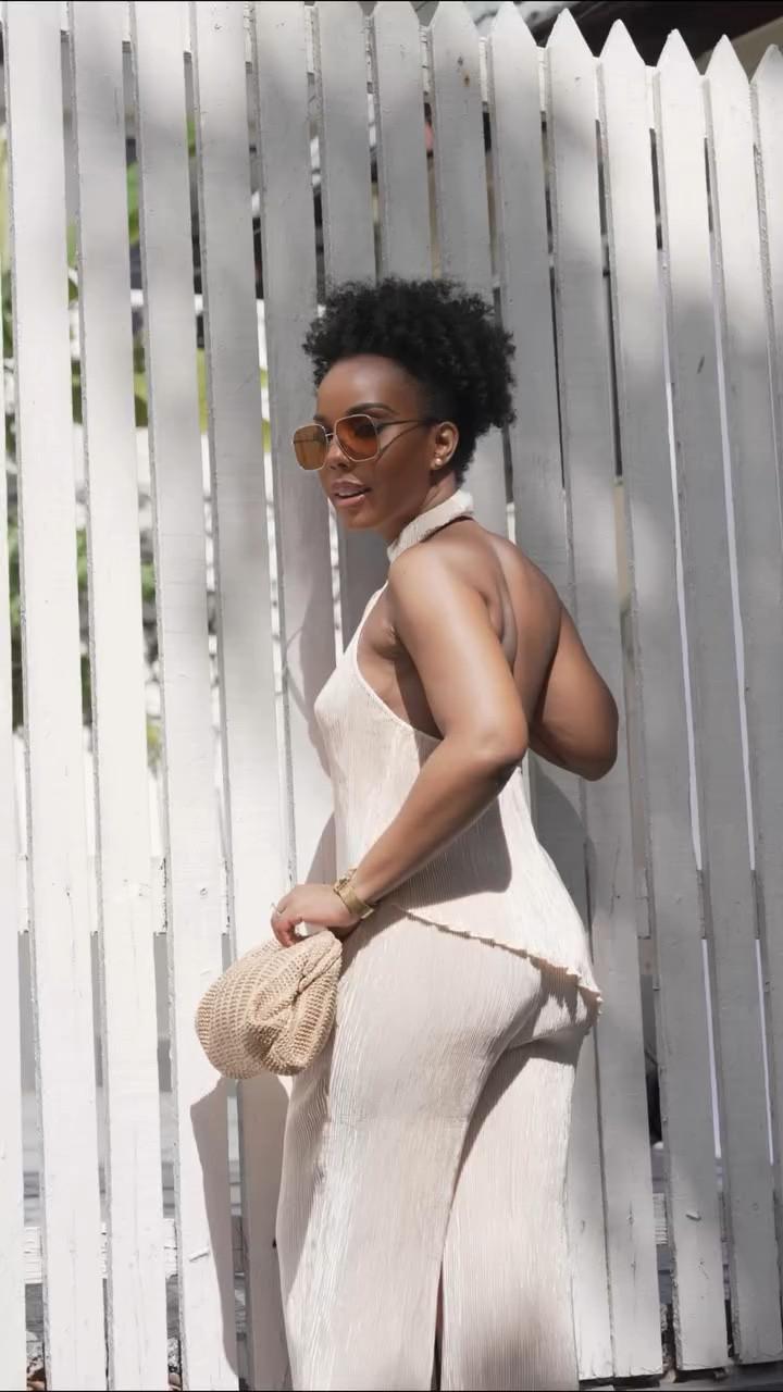 The perfect set for your next tropical vacation

I’ve been patiently waiting for this two piece set to come back in stock on the site and as soon as it was available I grabbed it, and you should too. This is exactly the kind of vacation outfit I want to be in for the foreseeable future. And if this outfit style is your vibe you should get it too and let’s twin 👯‍♀️

Code: dsjcox_12 for $$ off 



#commense #commensereview #twopieceset #summeroutfitinspo #summerstyleinspo vacation outfit

#LTKSeasonal #LTKFindsUnder100