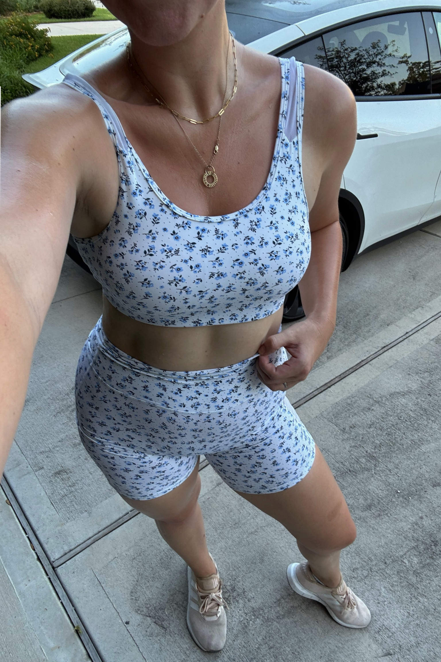 A workout is better when you’re in a cute set right?!😅 this set from one of my favorite workout brands and is ON SALE right now!😍 fits tts wearing an XL in bottoms and L on top

Workout set, fitness, sale, athleisure, floral print, midsize workout, plus size workout, curvy fashion, comfortable activewear

#LTKFindsUnder50 #LTKSaleAlert #LTKMidsize