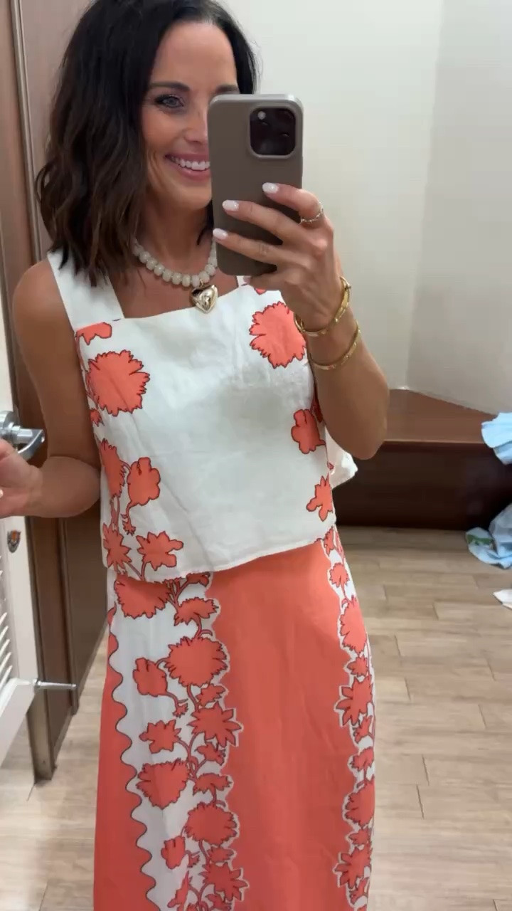 I can’t stop thinking about this Belk find. 🤍🧡 The print is gorgeous, the layered top makes it look like a two-piece set, and it’s such an easy dress for beach vacations, showers, or summer dinners.

Size XS
5’3” for reference

#belk #belkstyle #summerdress #vacationstyle #resortwear #dressfinds #affordablefashion #summeroutfit #ltkstyle #southernstyle